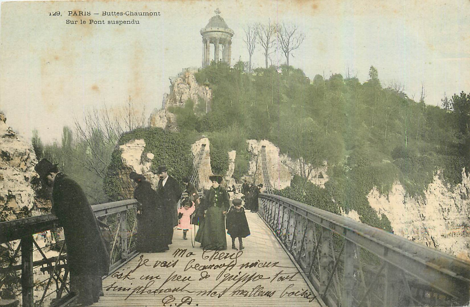 CPA Paris Buttes Chaumont Sur le Pont suspendu