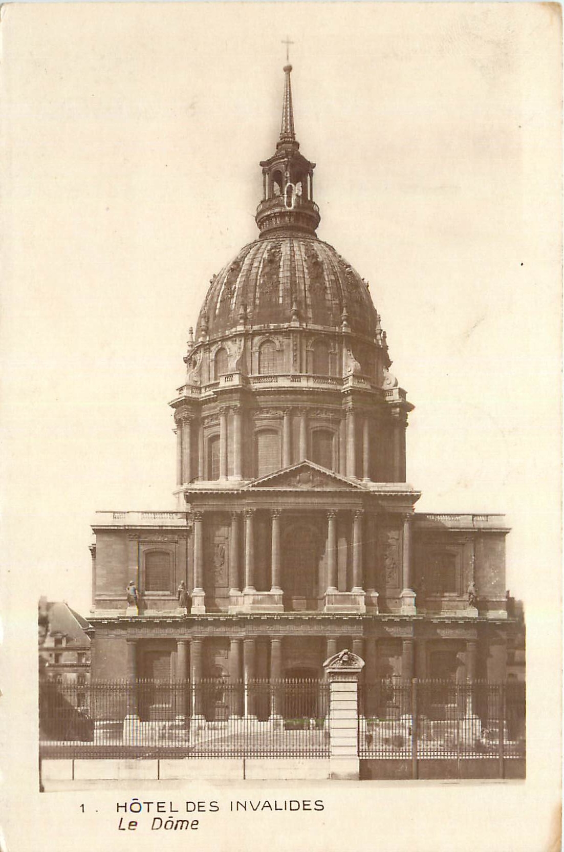 CPA Hotel des Invalides Le Dome