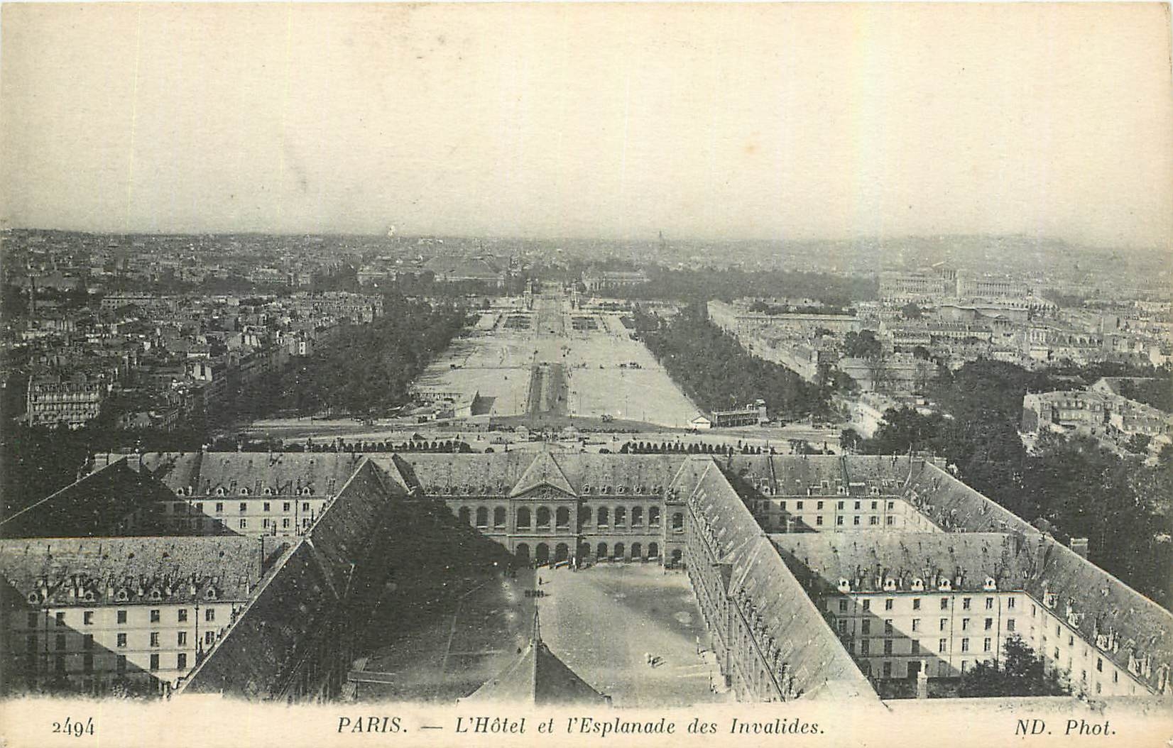 CPA Paris L'Hotel et l'Esplanade des Invalides 