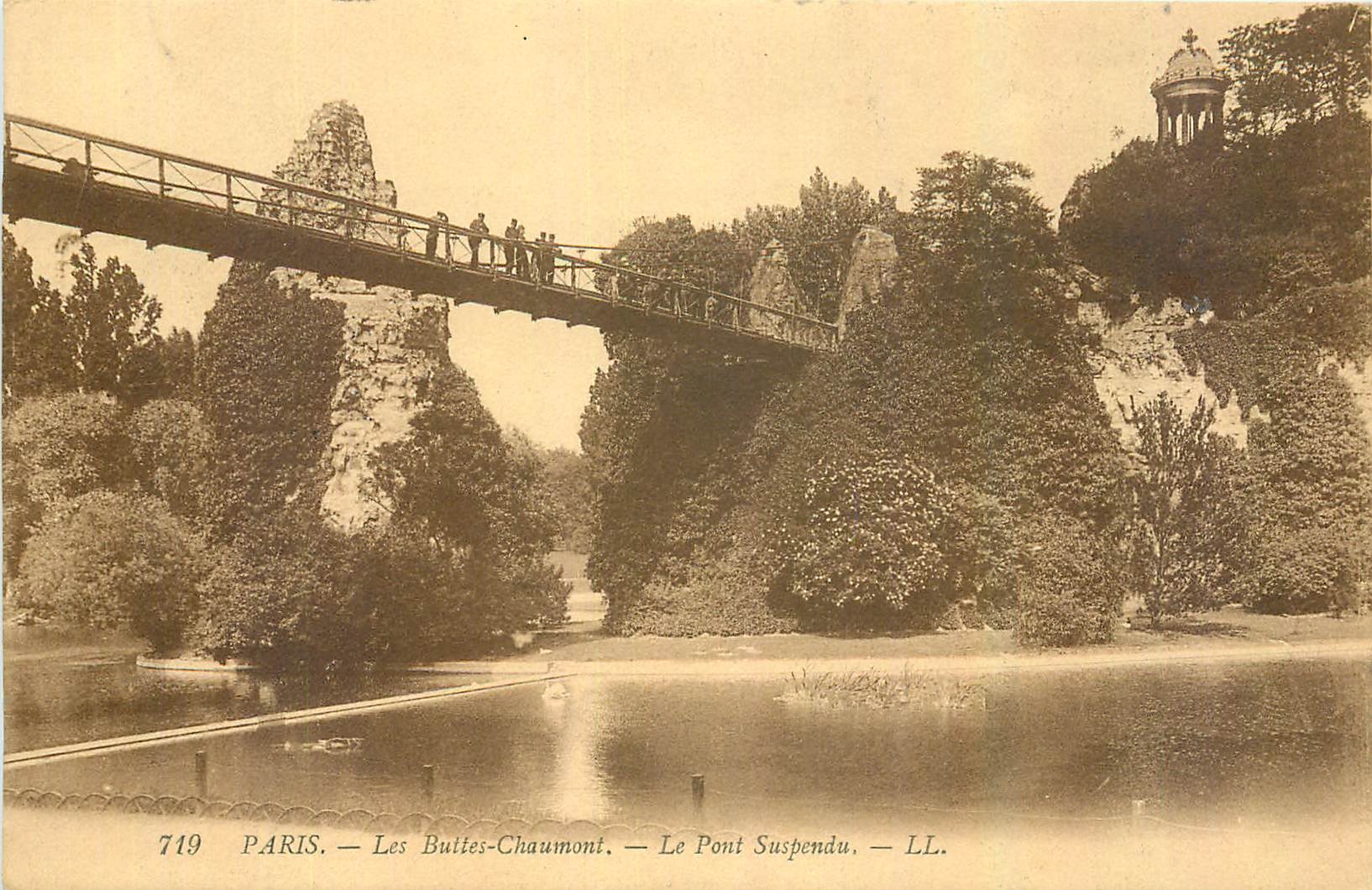 CPA Paris Les Buttes chaumont Le Pont Suspendu