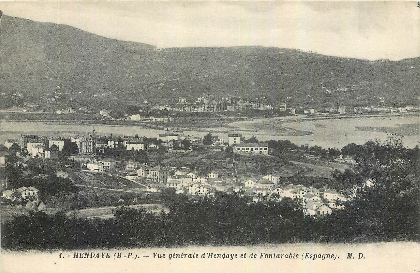 CPA Hendaye B P vue generale d'Hendaye et de Fontarabie Espagne 