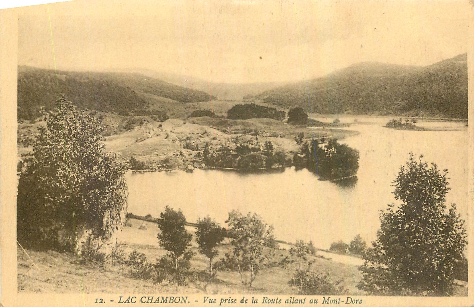 CPA Lac Chambon vue prise de la Route Allant au Mont Dore 