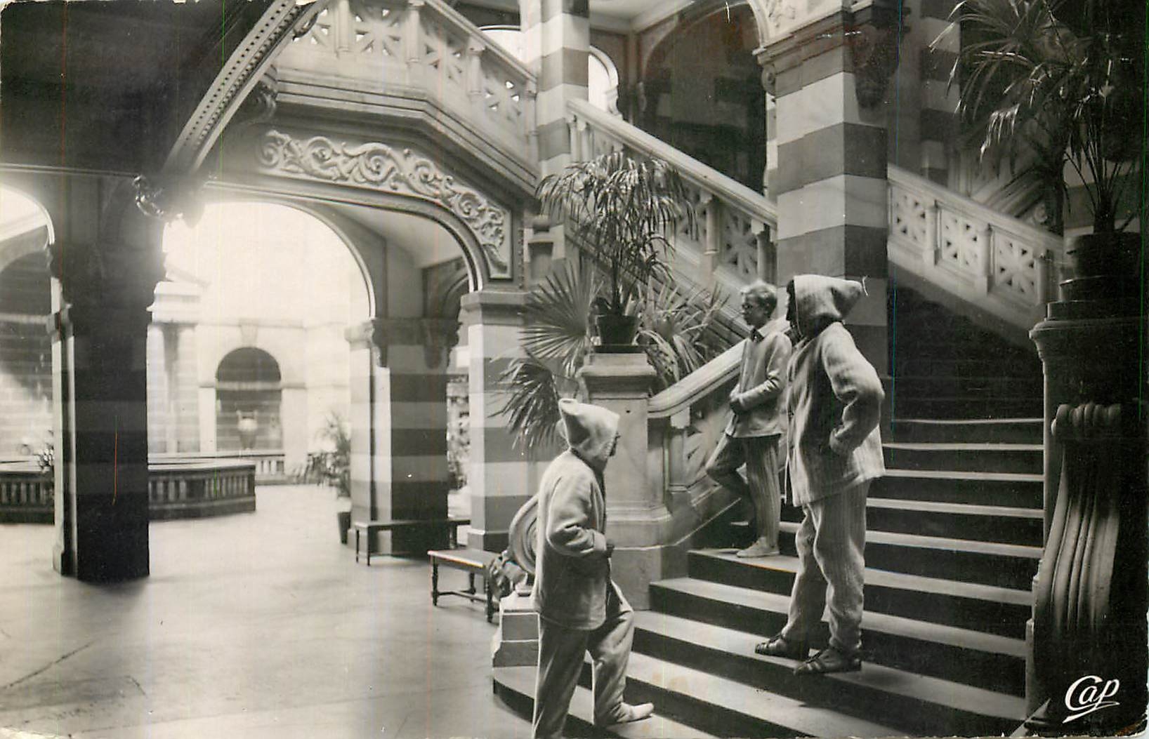 CPM Le Mont Dore Etablissement Thermal Le grand Escalier 