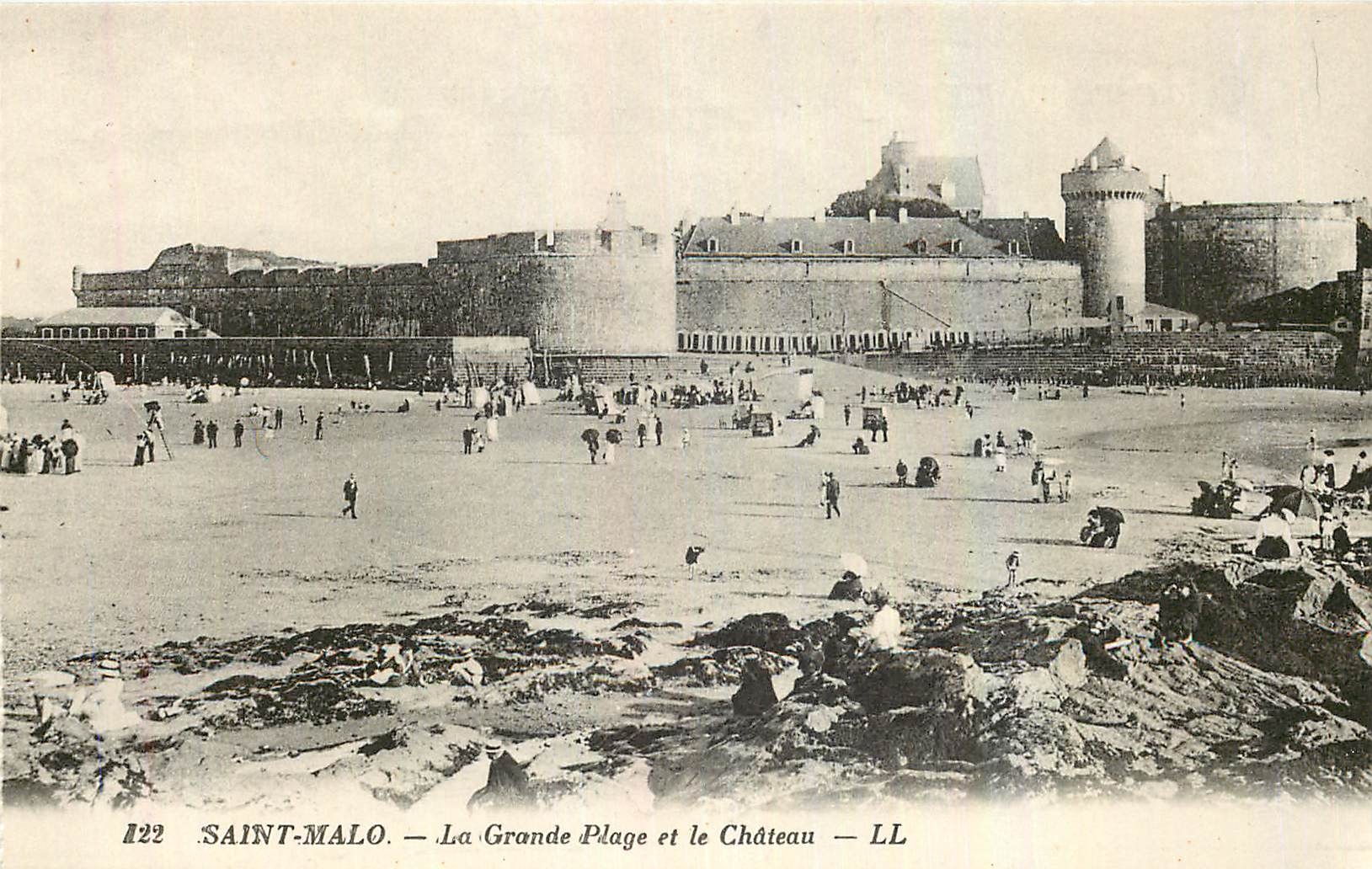 CPA Saint Malo La Grande Plage et le Chateau 