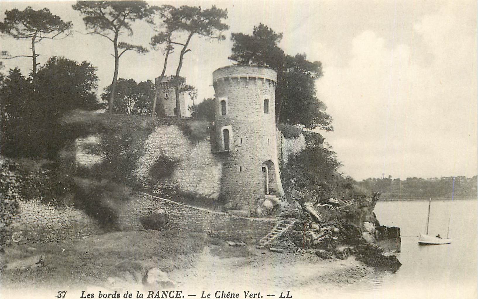 CPA Les Bords de la Rance Le Chene Vert 