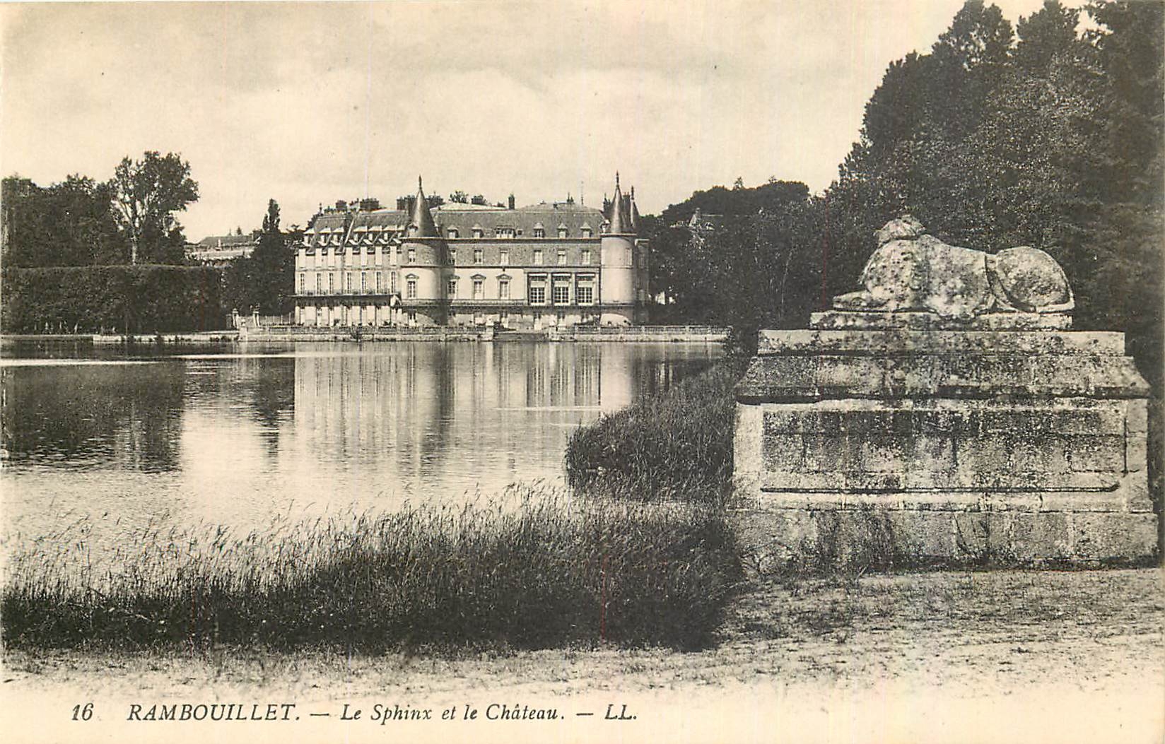 CPA Rambouillet Le Sphinx et le Chateau 