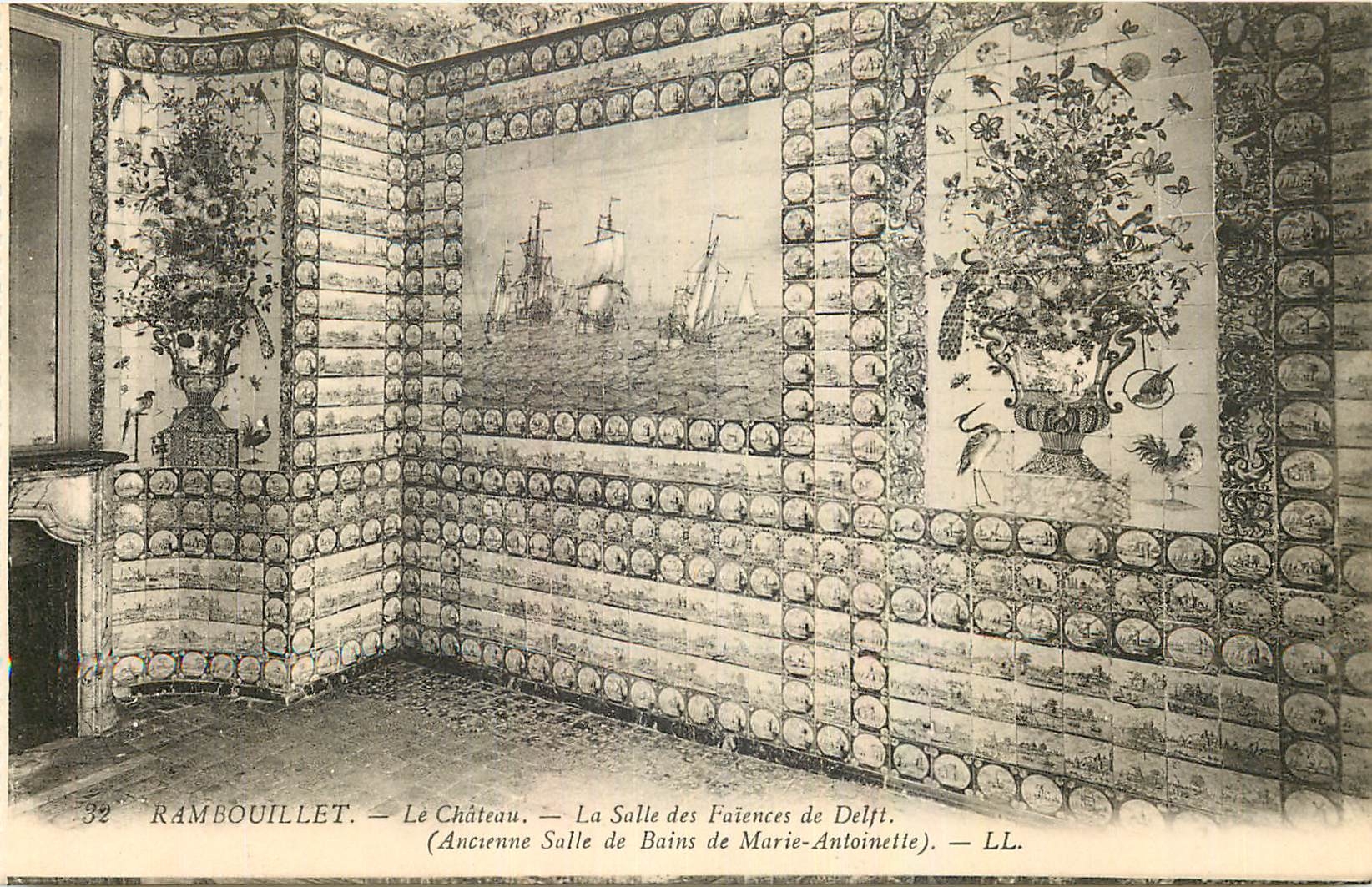 CPA Rambouillet Le Chateau La Salle des Faiences de Delfi Ancienne Salle de Bains de Marie Antoinett