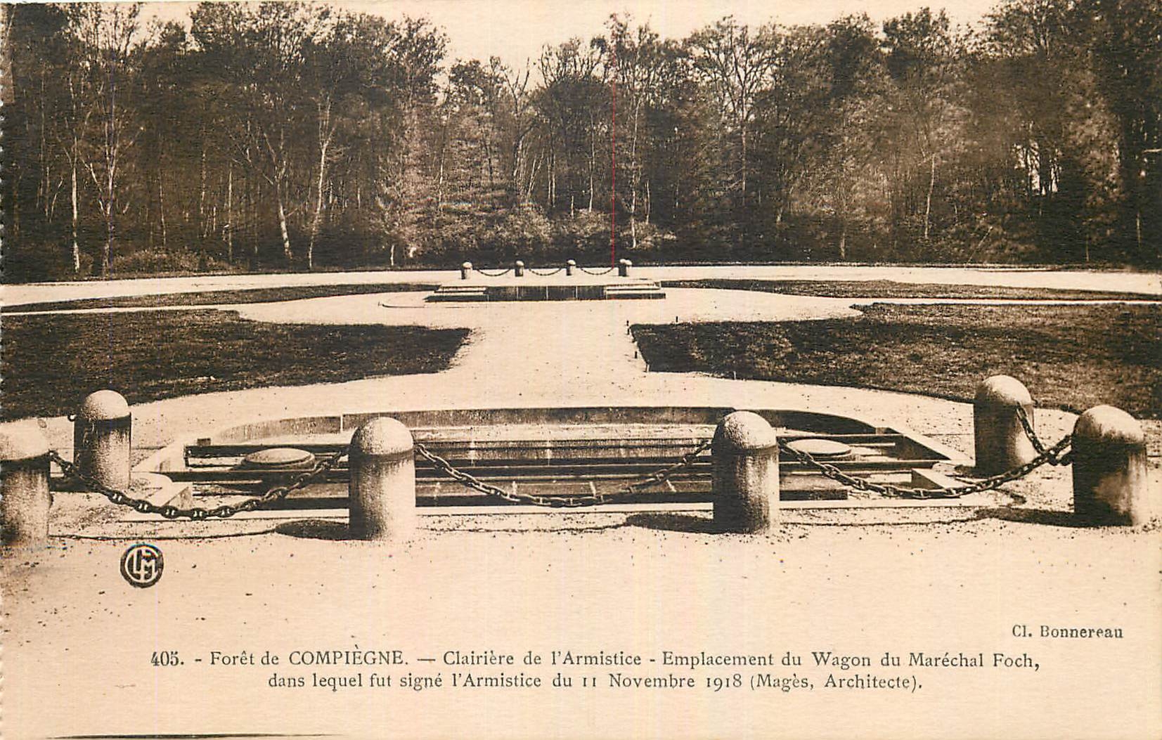 CPA Foret de Compiegne Clairiere de l'Armistice Emplacement du Wagon du Marechal Foch 