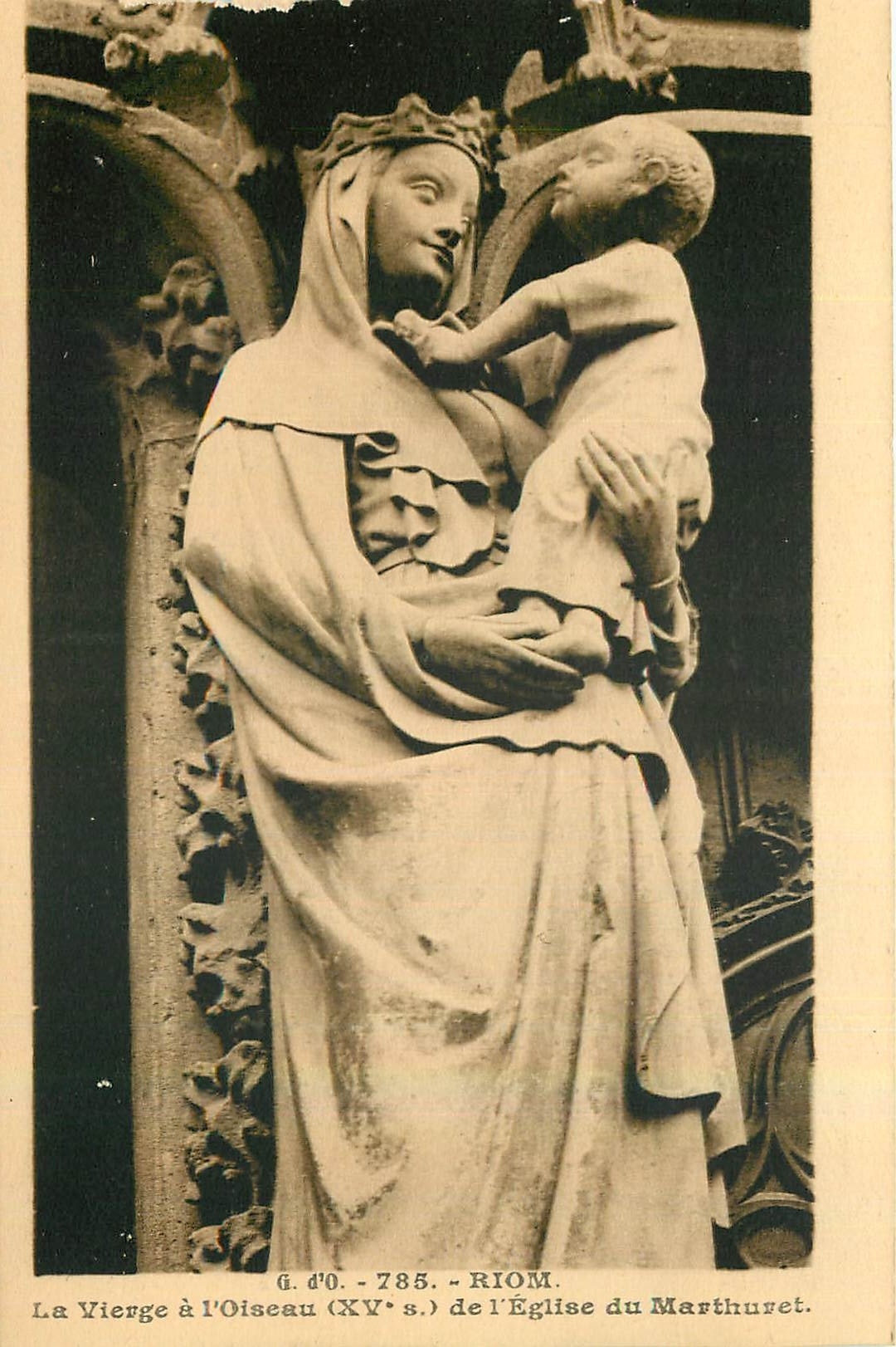 CPA Riom La Vierge a l'Oiseau de l'Eglise du Marthuret 