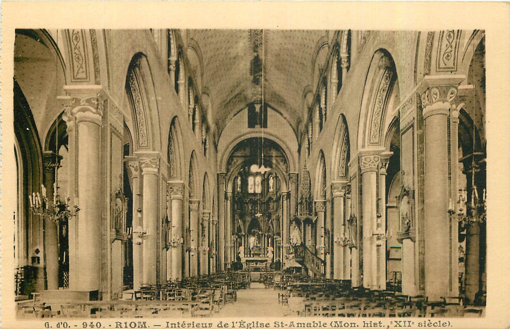 CPA Riom Interieur de l'Eglise St Amable Mon hist 