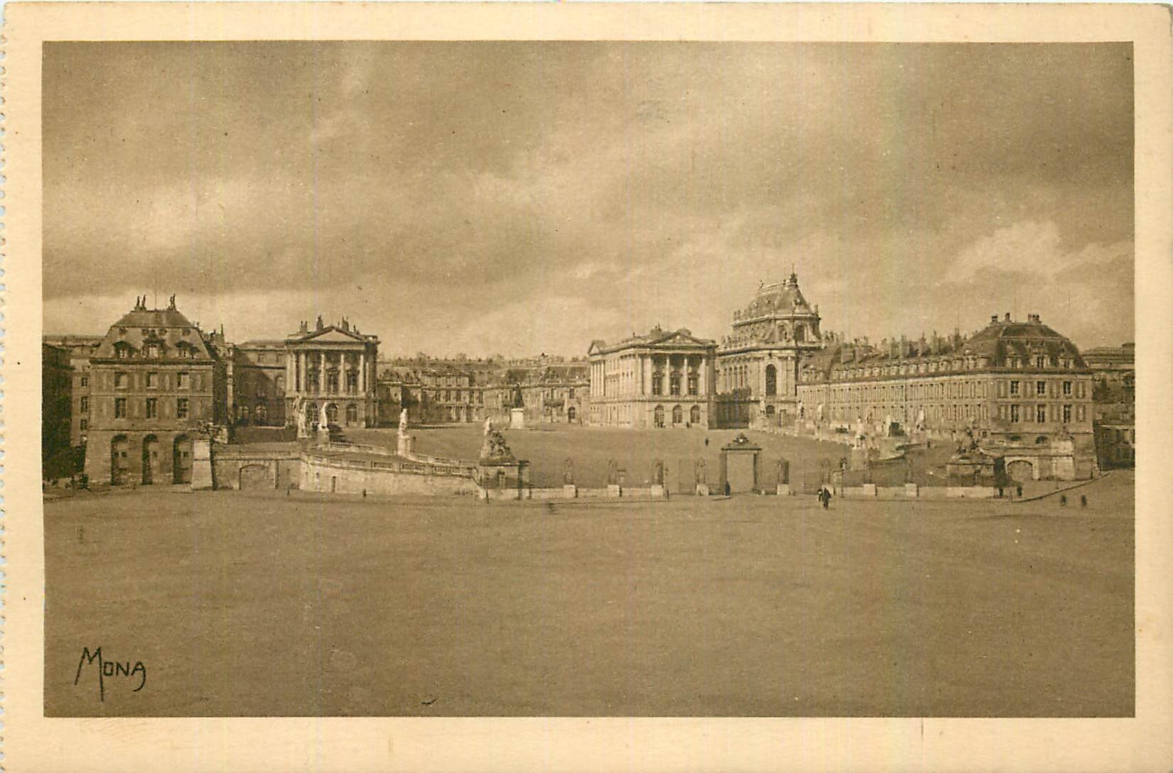 CPA Les Petits Tableaux de Versailles Le Chateau facade sur la Cour des Ministres et la Place d'Arme