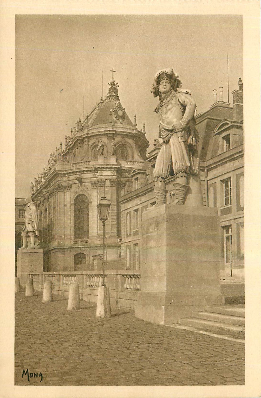 CPA Les Petits Tableaux de Versailles La Chapelle et la Cour des Ministres