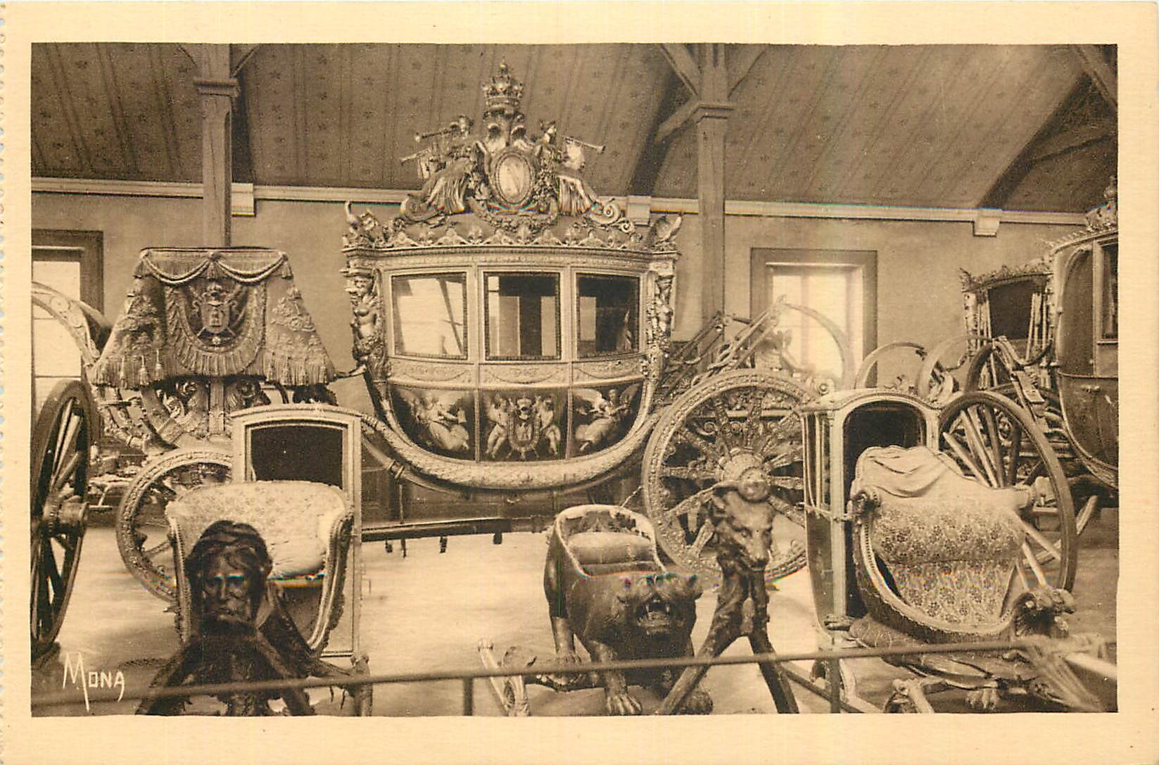 CPA Les Petits Tableaux de Versailles Musee des Voitures Petit Trianon le carrosse du sacre de Charl