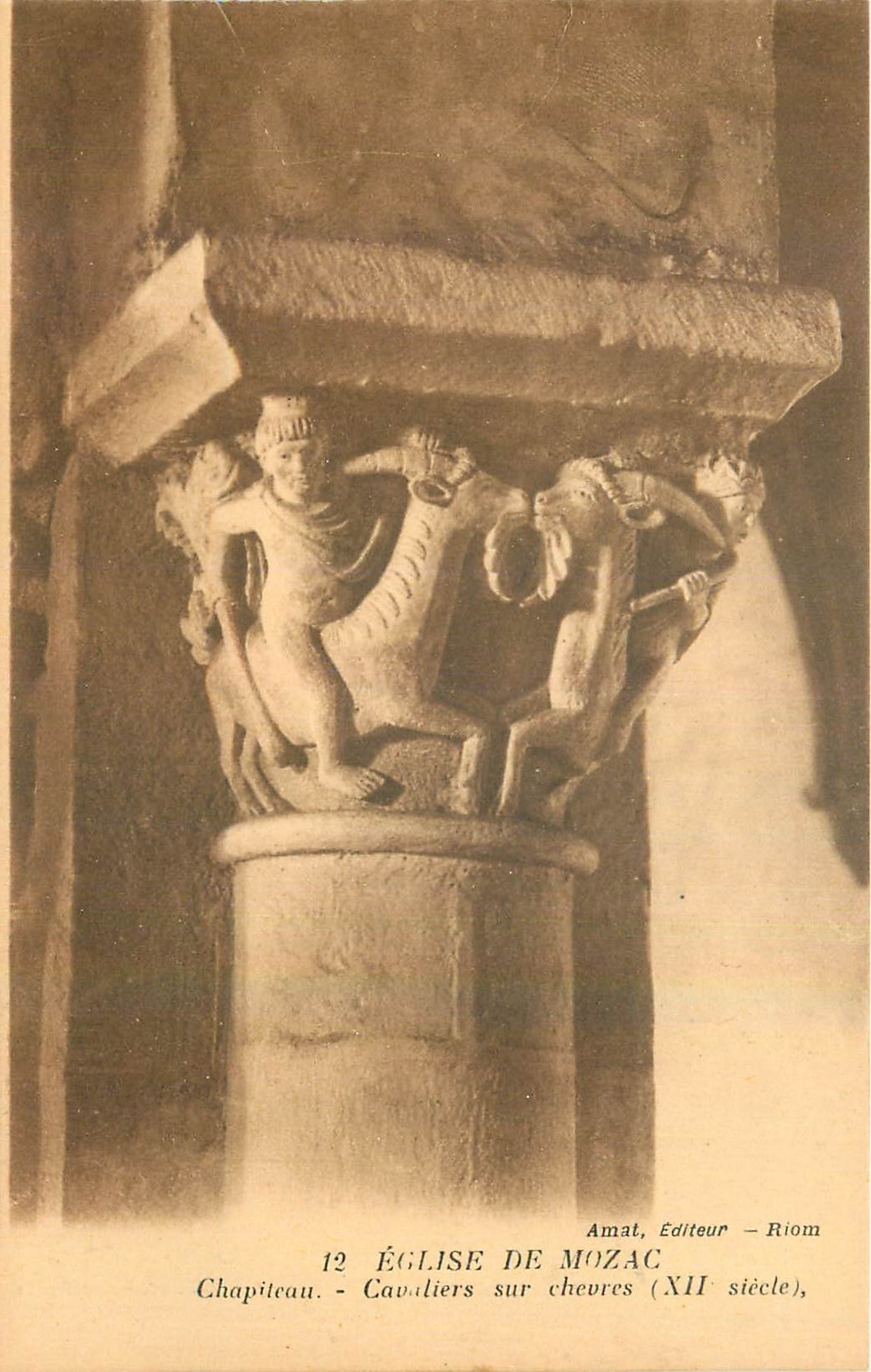 CPA Eglise de Mozac Chapiteau Cavaliers sur chevres 