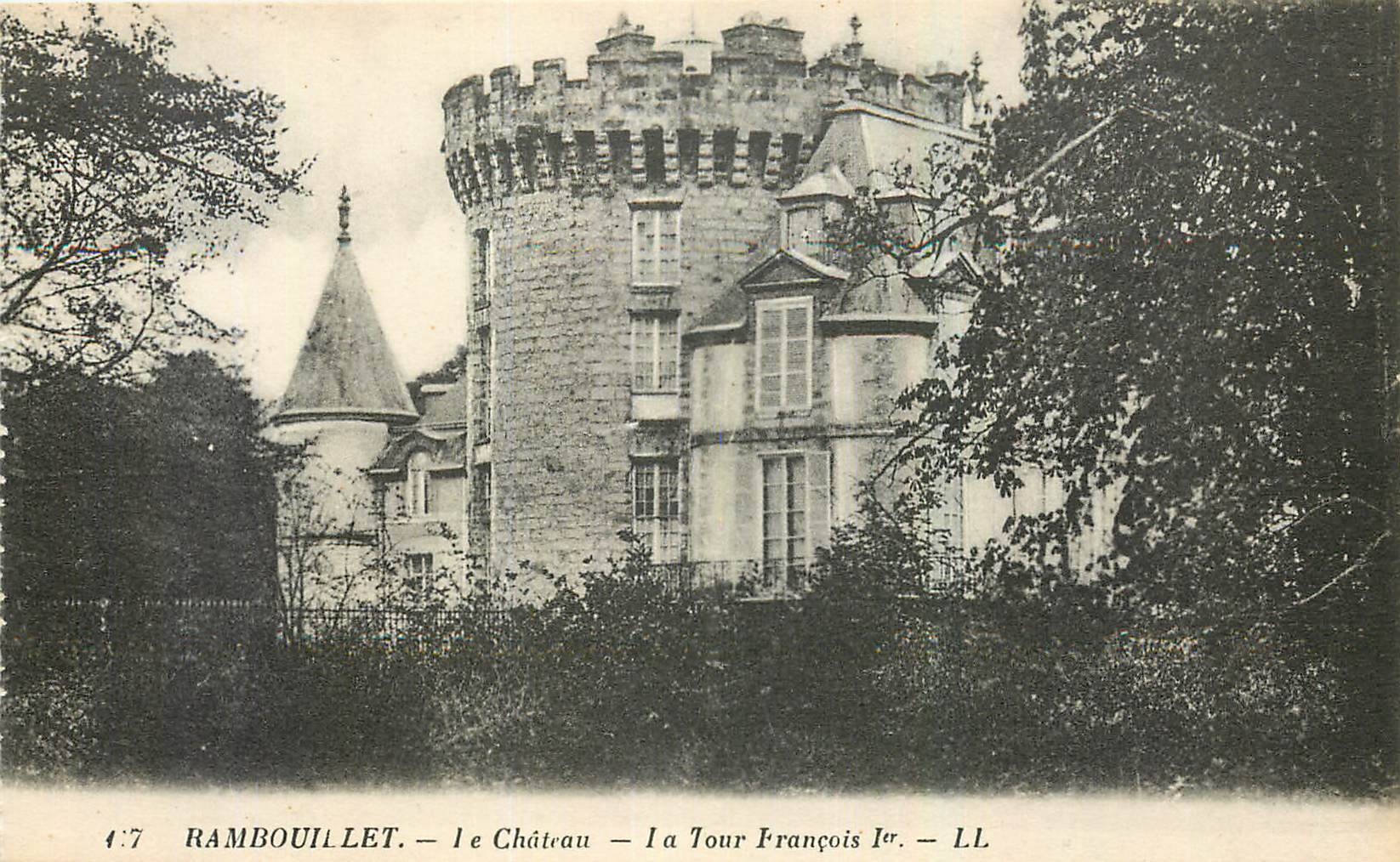 CPA Rambouillet Le Chateau La Tour Francois I 