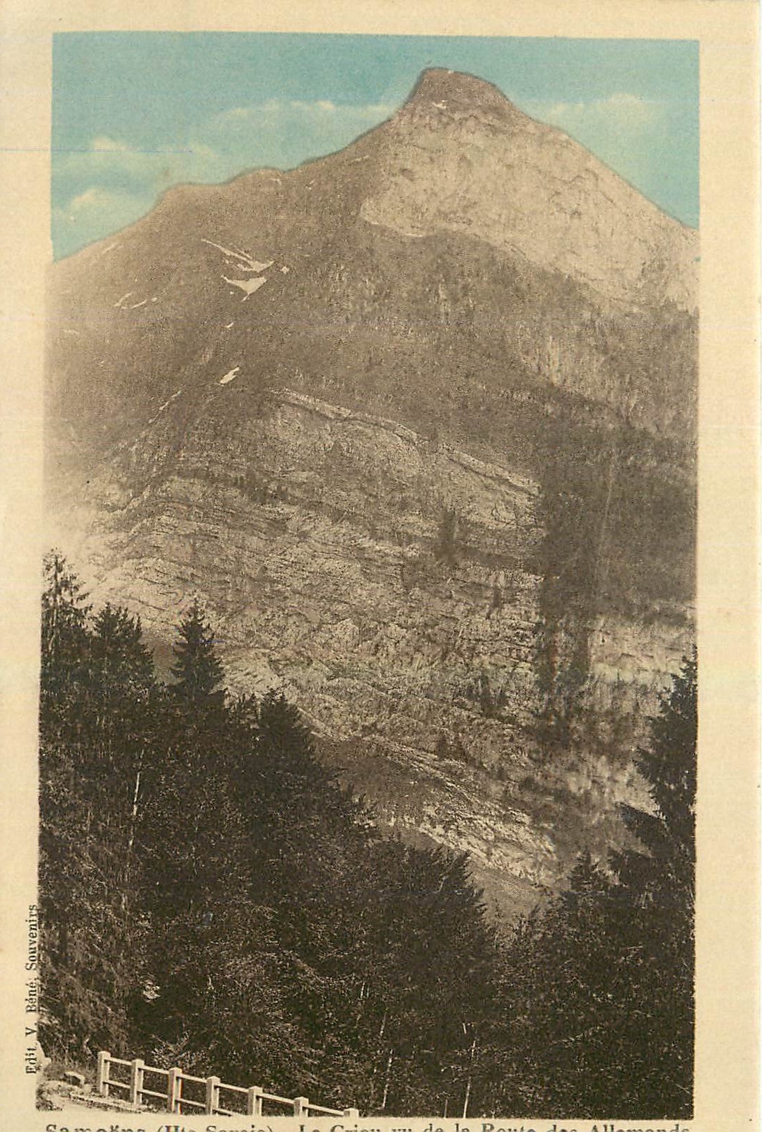 CPA Samoens Le Crieu vu de la Route des Allemands