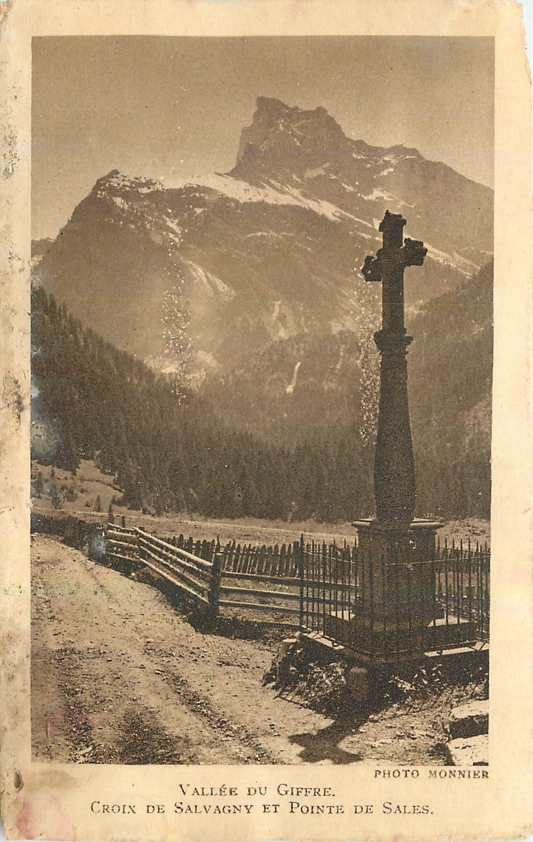 CPA Vallee du Giffre Croix de Salvagny et Pointe de Sales 