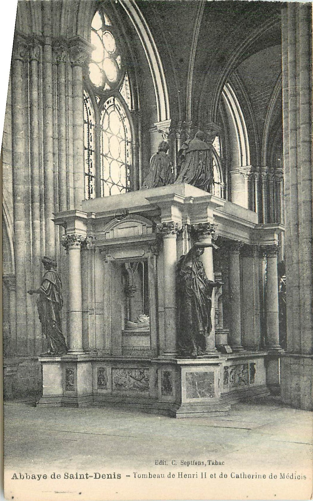 CPA Abbaye de Saint Denis Tombeau de Henri II et de Catherine de Medicis 