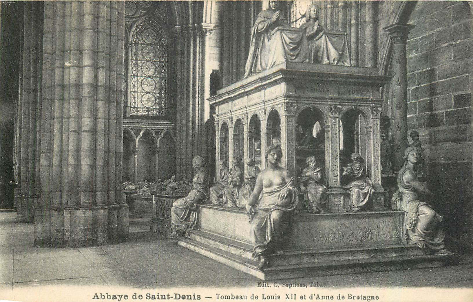 CPA Abbaye de Saint Denis Tombeau de Louis XII et d'Anne de Bretagne 