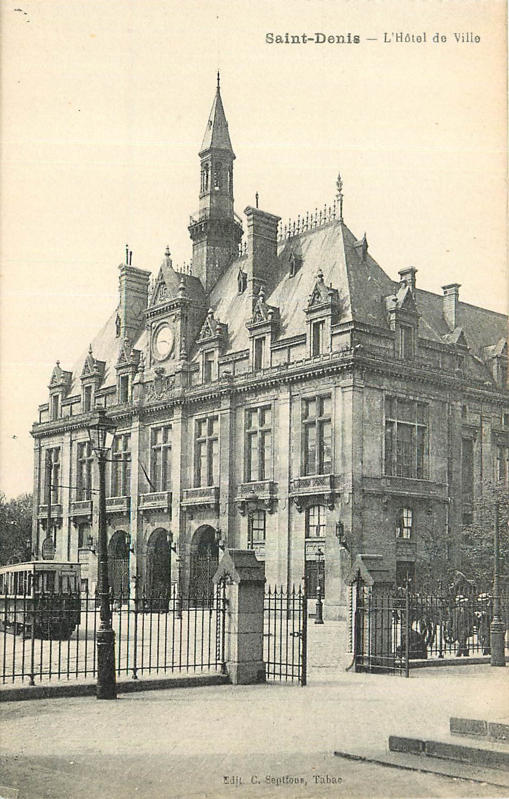 CPA Saint Denis L'Hotel de Ville 