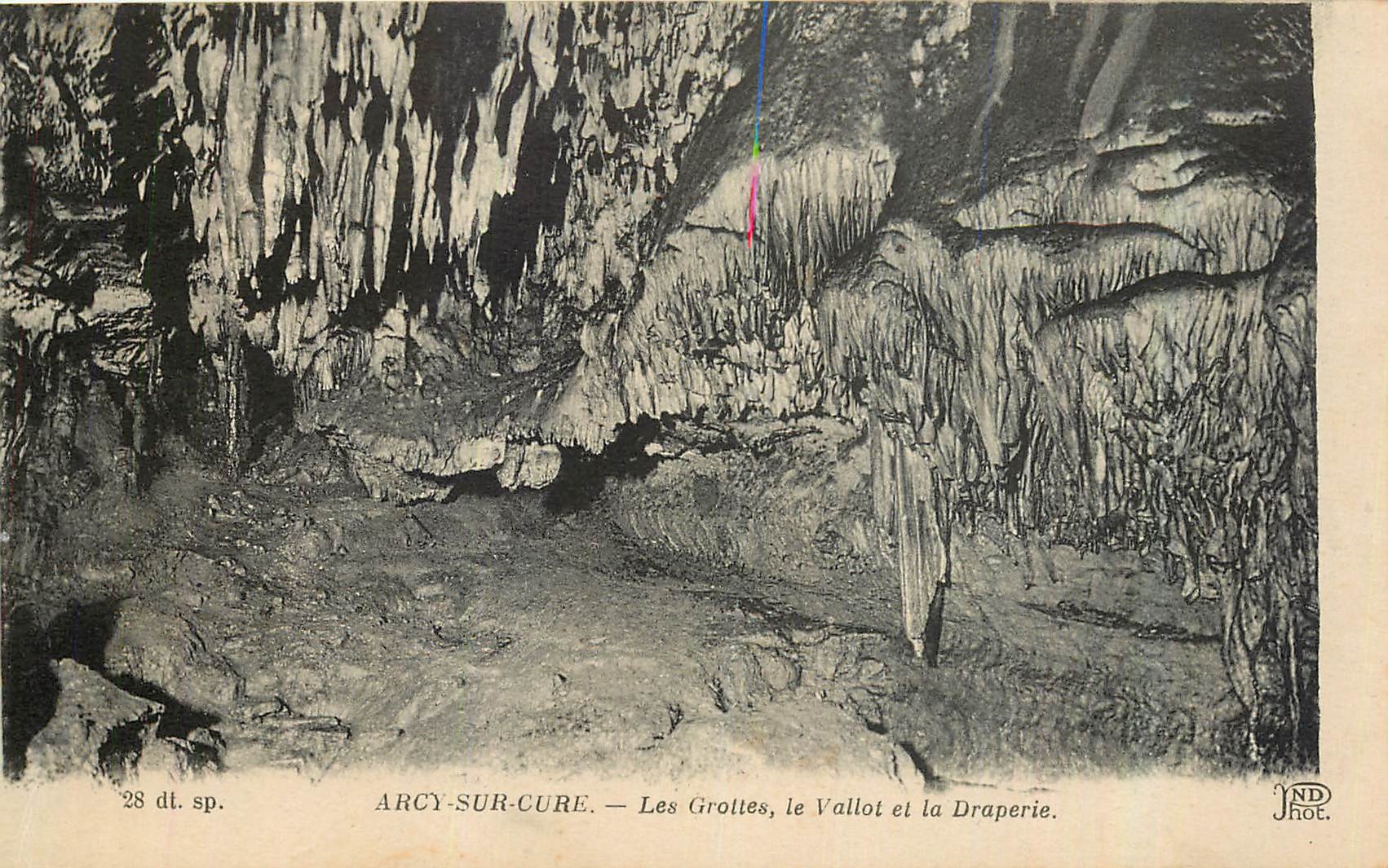 CPA Arcy sur Cure Les Grottes le Vallot et la Draperie 