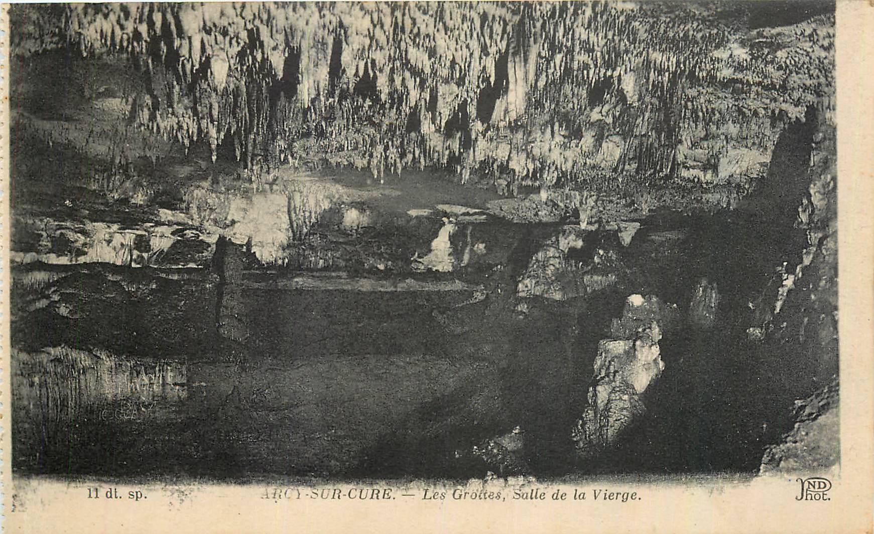 CPA Arcy sur Cure Les Grottes Salle de la Vierge 