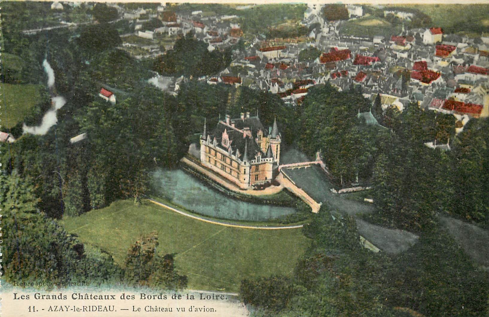 CPA Les Grands Chateaux des Bords de la Loire Azay le Rideau Le Chateau vu d'avion 