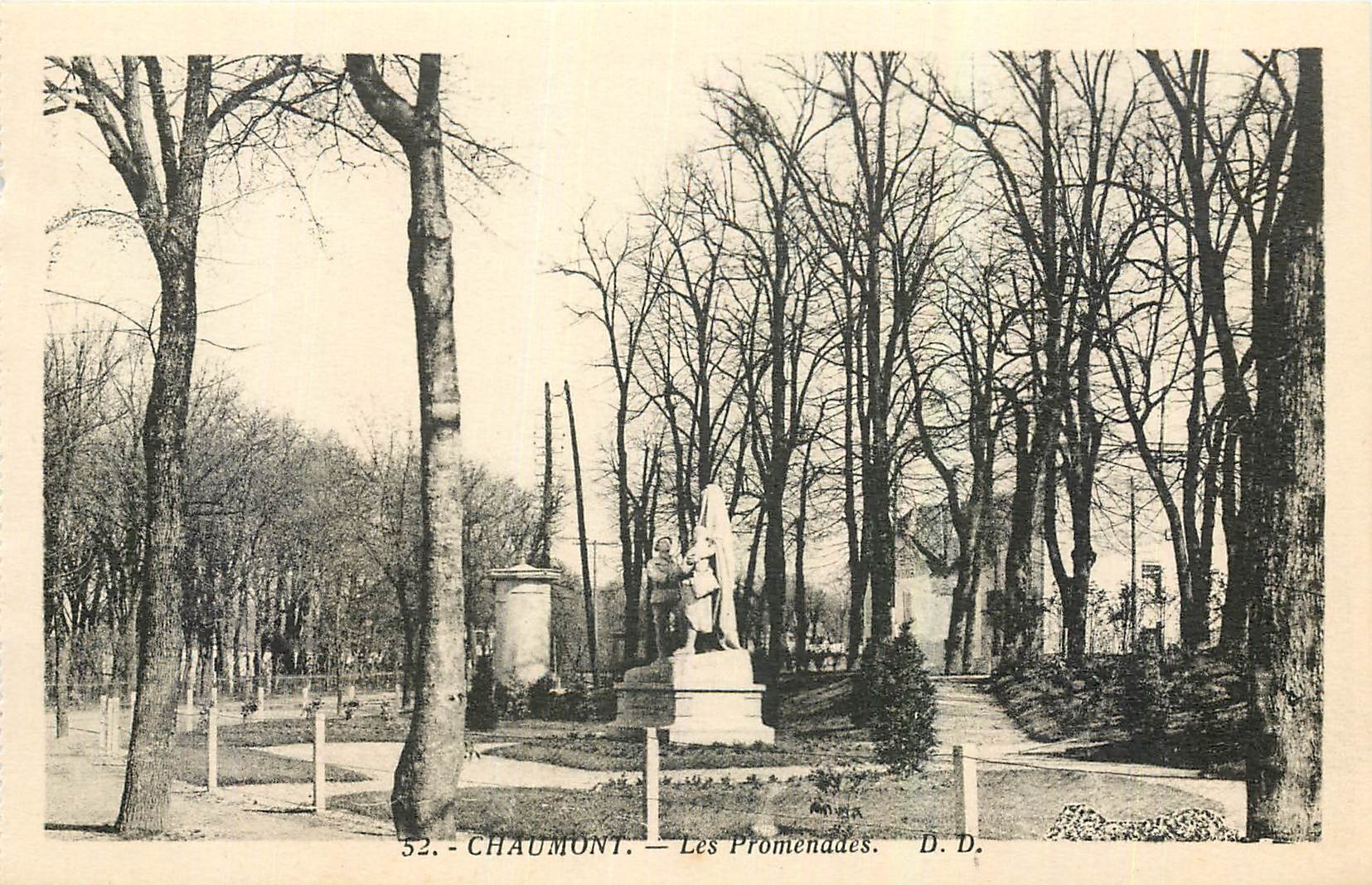 CPA Chaumont les Promenades 