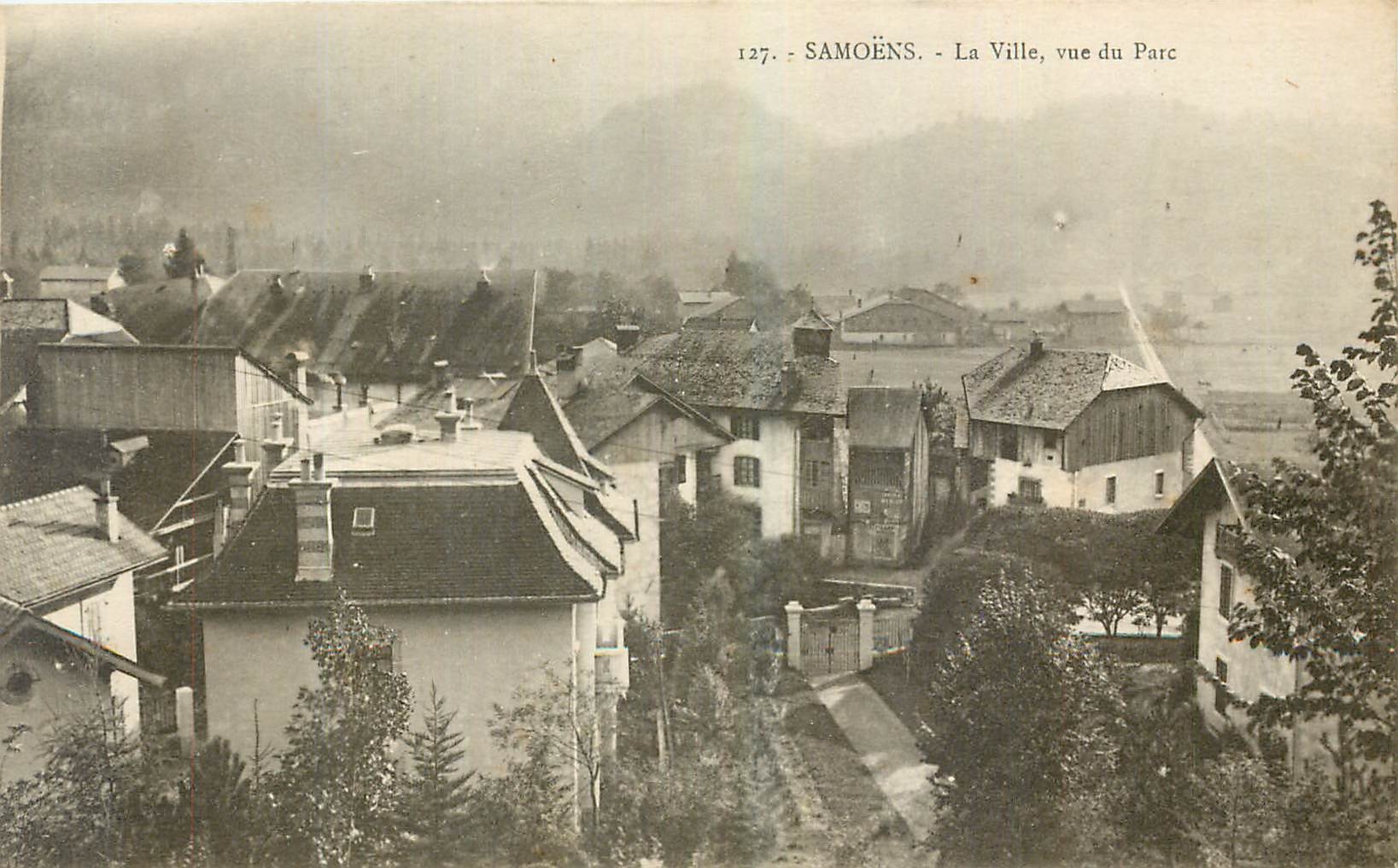 CPA Samoens La Ville vue du Parc 