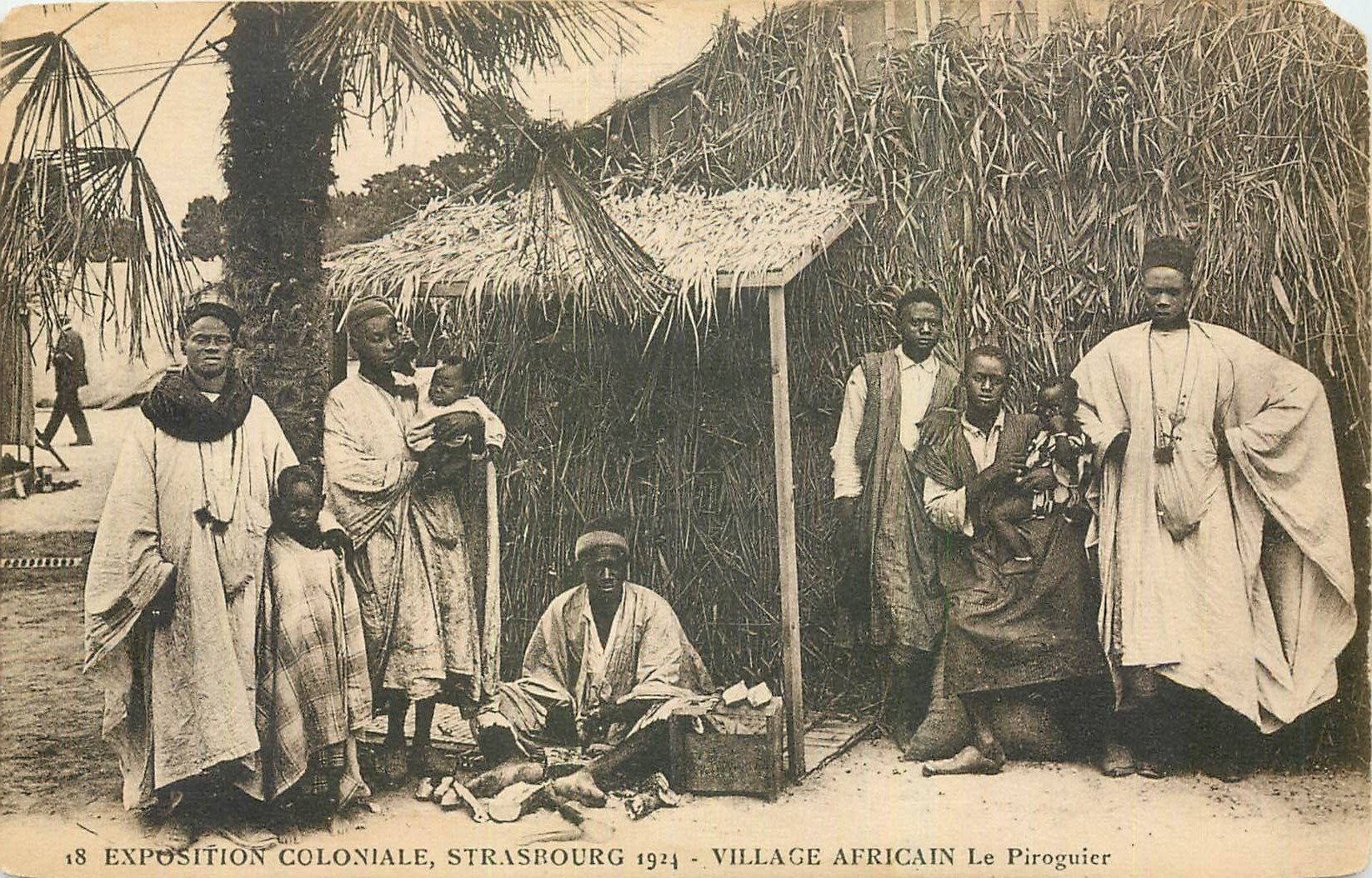 CPA Exposition Coloniale Strasbourg Villlage Africain Le Piroguier 