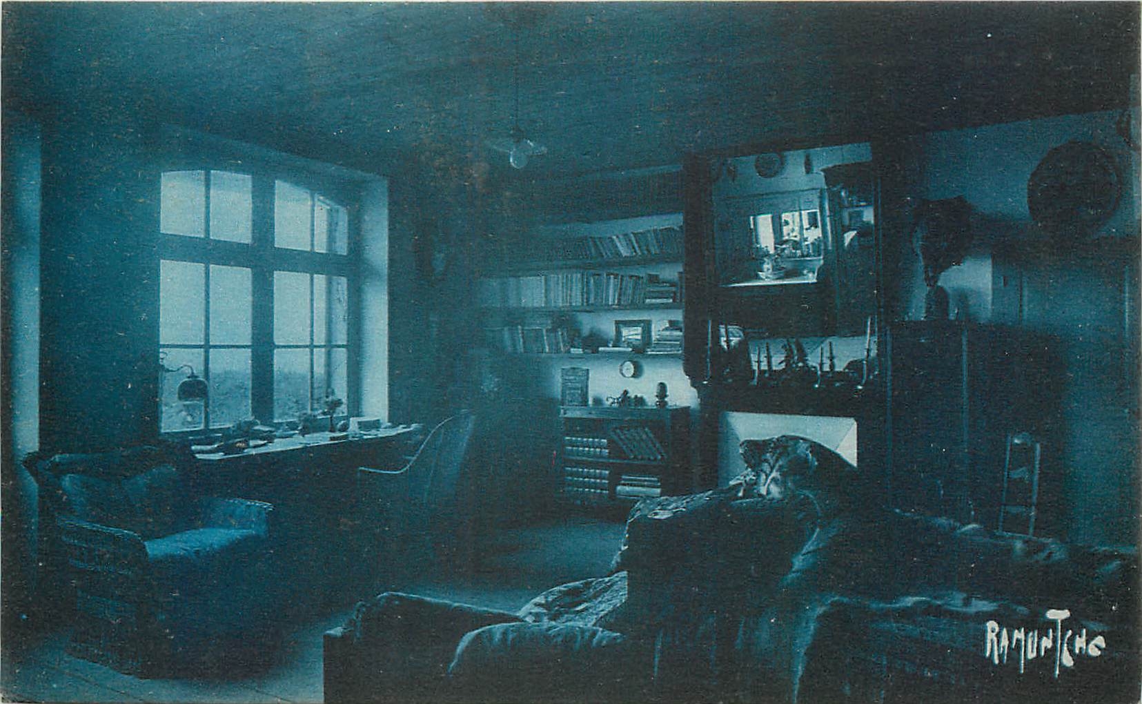 CPA La Bicoque Chambre de Clemenceau Sa Table de travail face a la mer