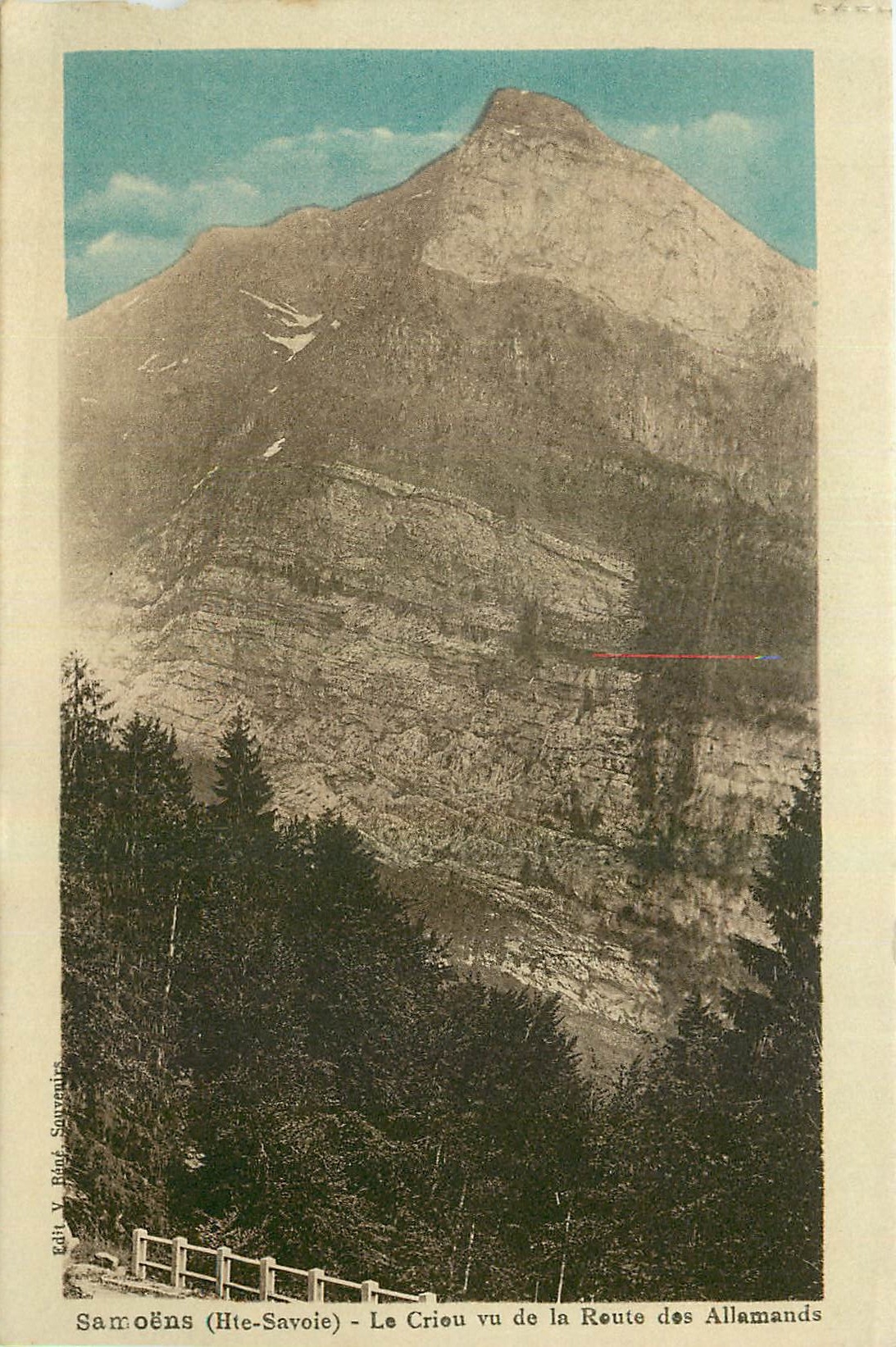 CPA Samoens Hte Savoie Le Criou vu de la Route des Allemands 