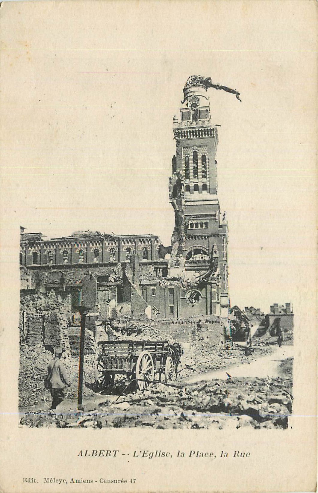 CPA Albert l'Eglise La Place La Rue Militaria