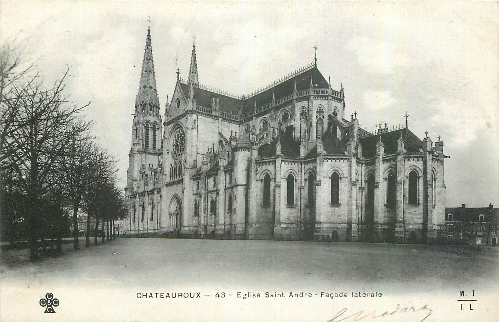 CPA Chateauroux Eglise Saint Andre Facade laterale