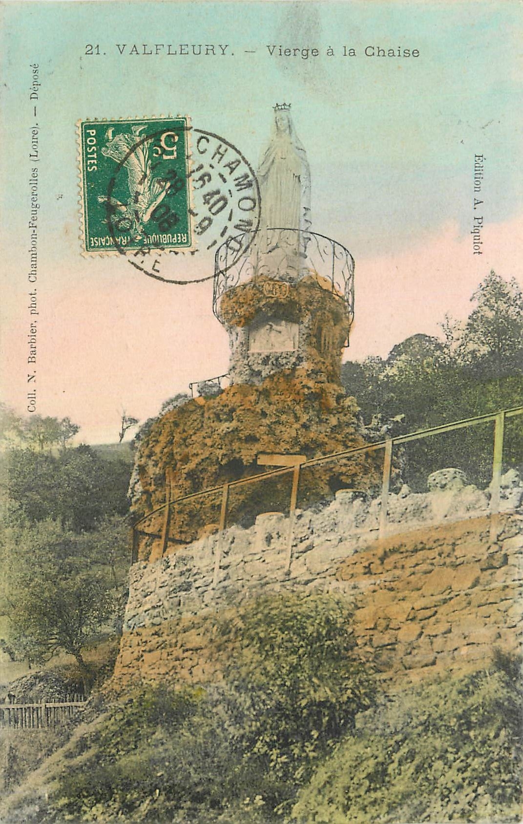 CPA Valfleury Vierge a la Chaise 