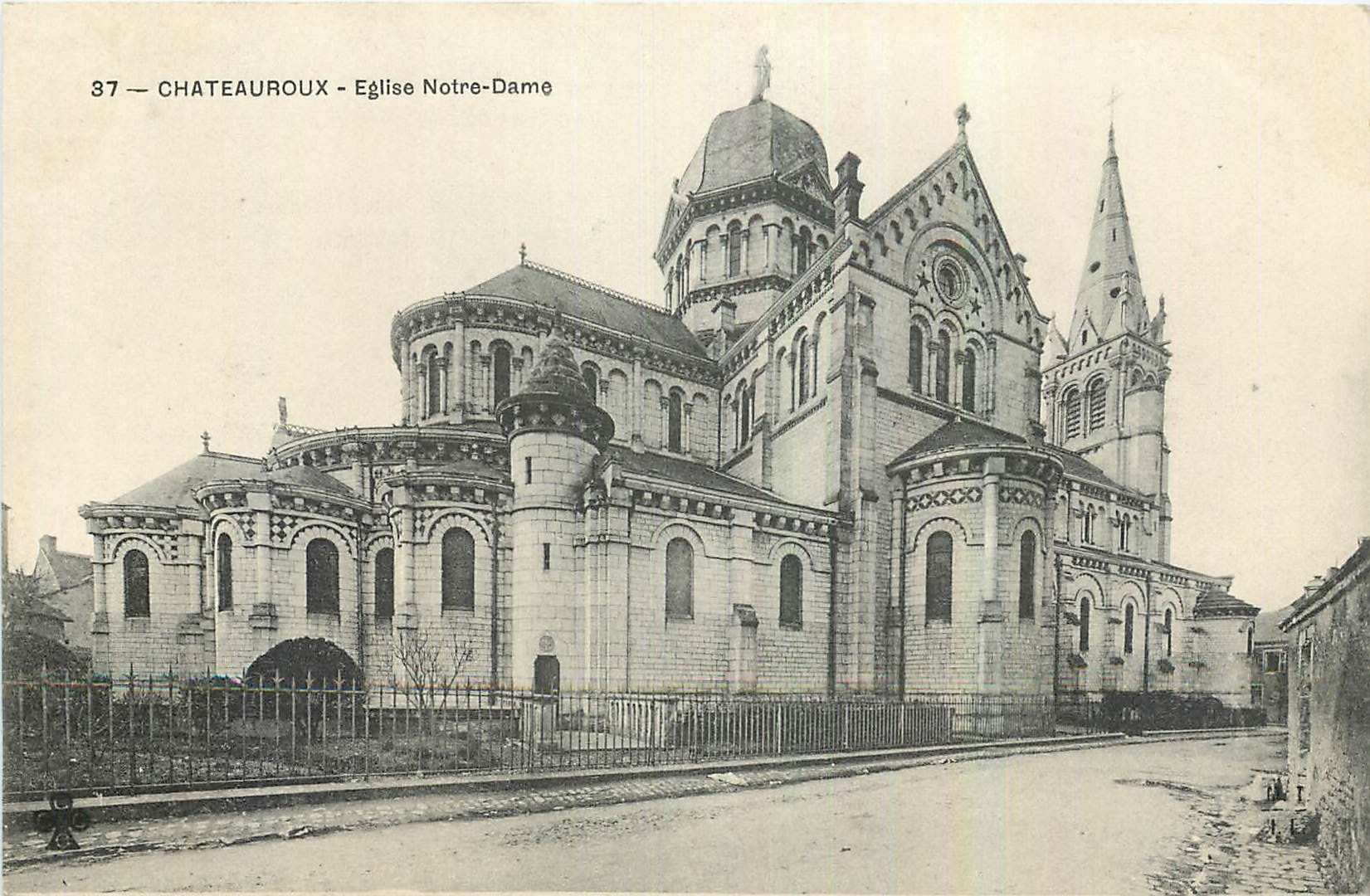 CPA Chateauroux Eglise Notre Dame 