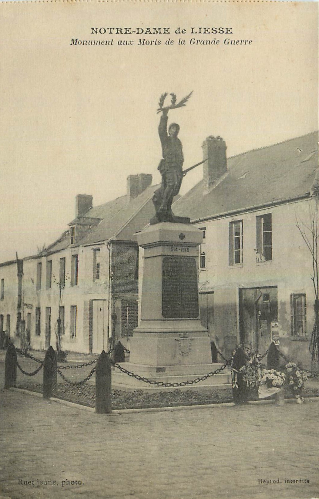 CPA Notre Dame de Liesse Moument aux Morts de la Grande Guerre 