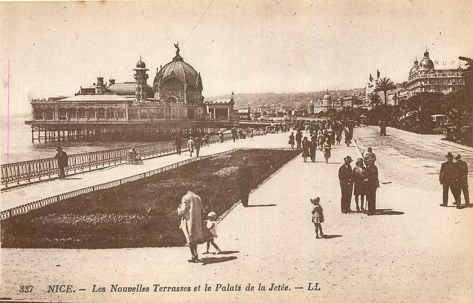 CPA Nice Les Nouvelles Terrasses et le Palais de la Jetee 