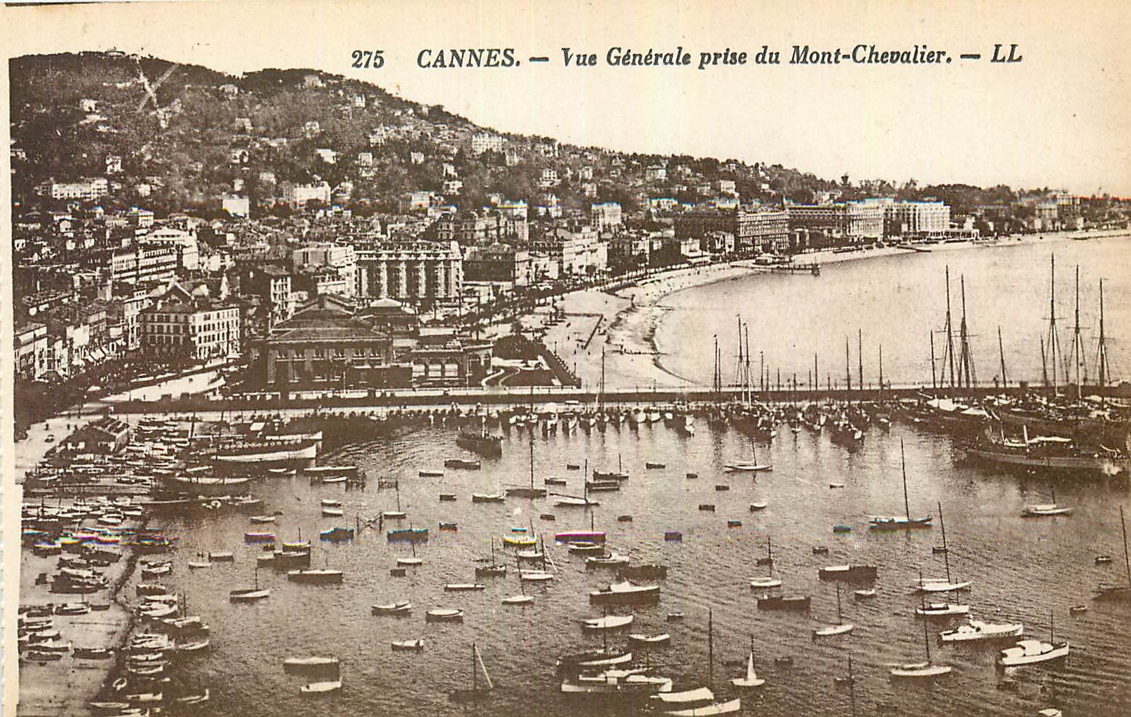 CPA Cannes Vue Generale prise du Mont Chevalier Bateaux