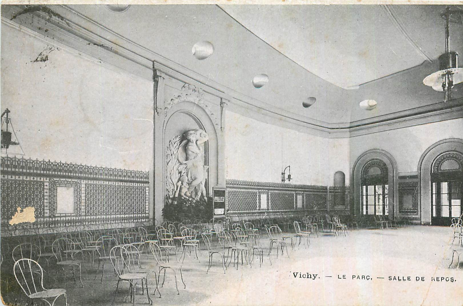 CPA Vichy Le Parc Salle de Repos 