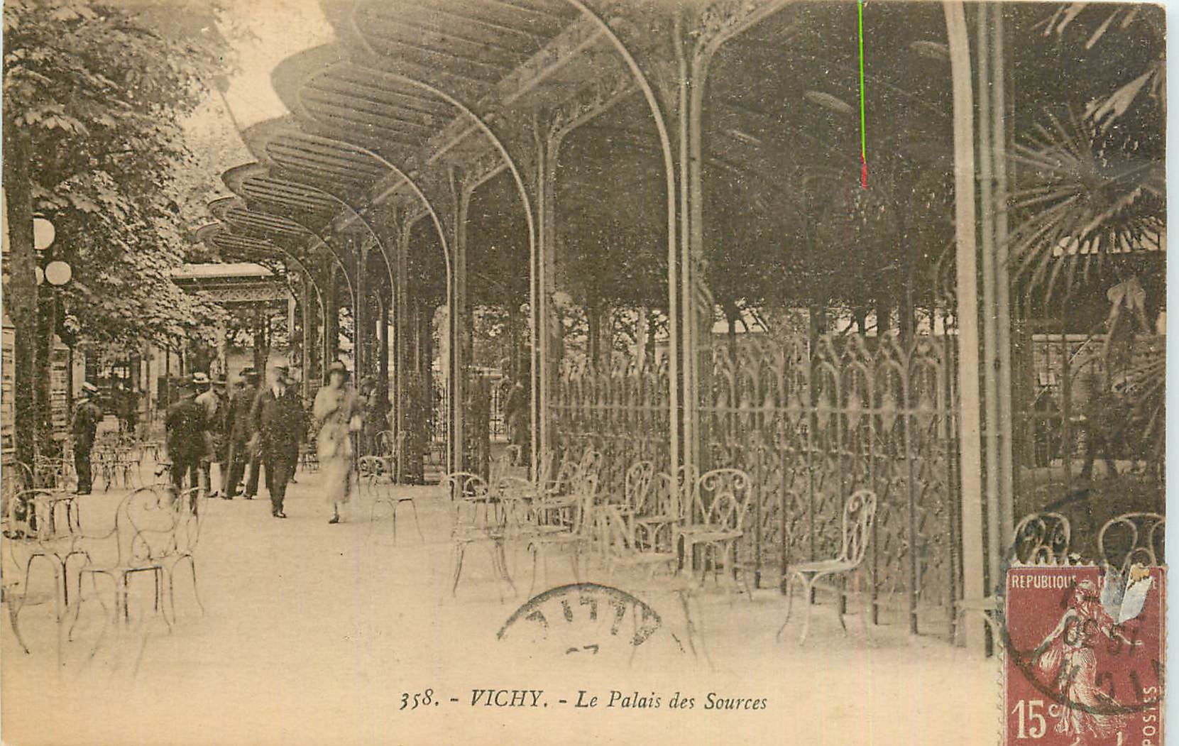 CPA Vichy La palais des Sources 