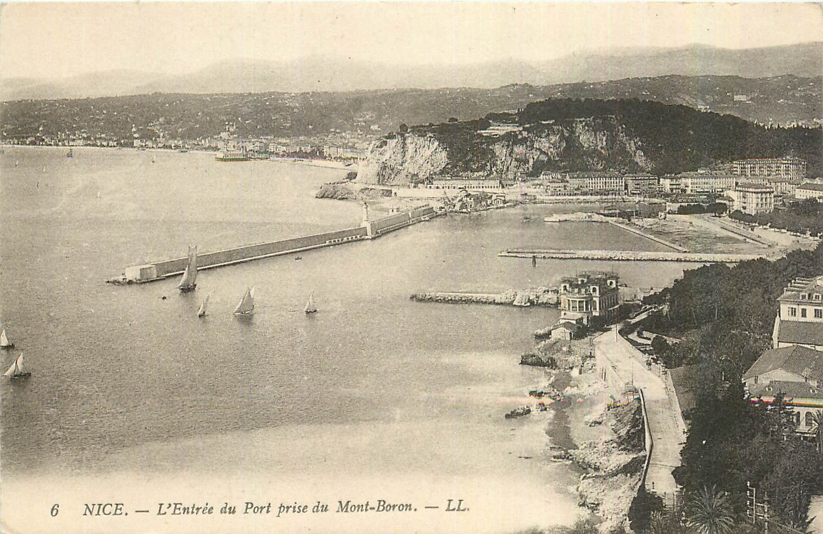 CPA Nice l'Entree du Port prise du Mont Boron 