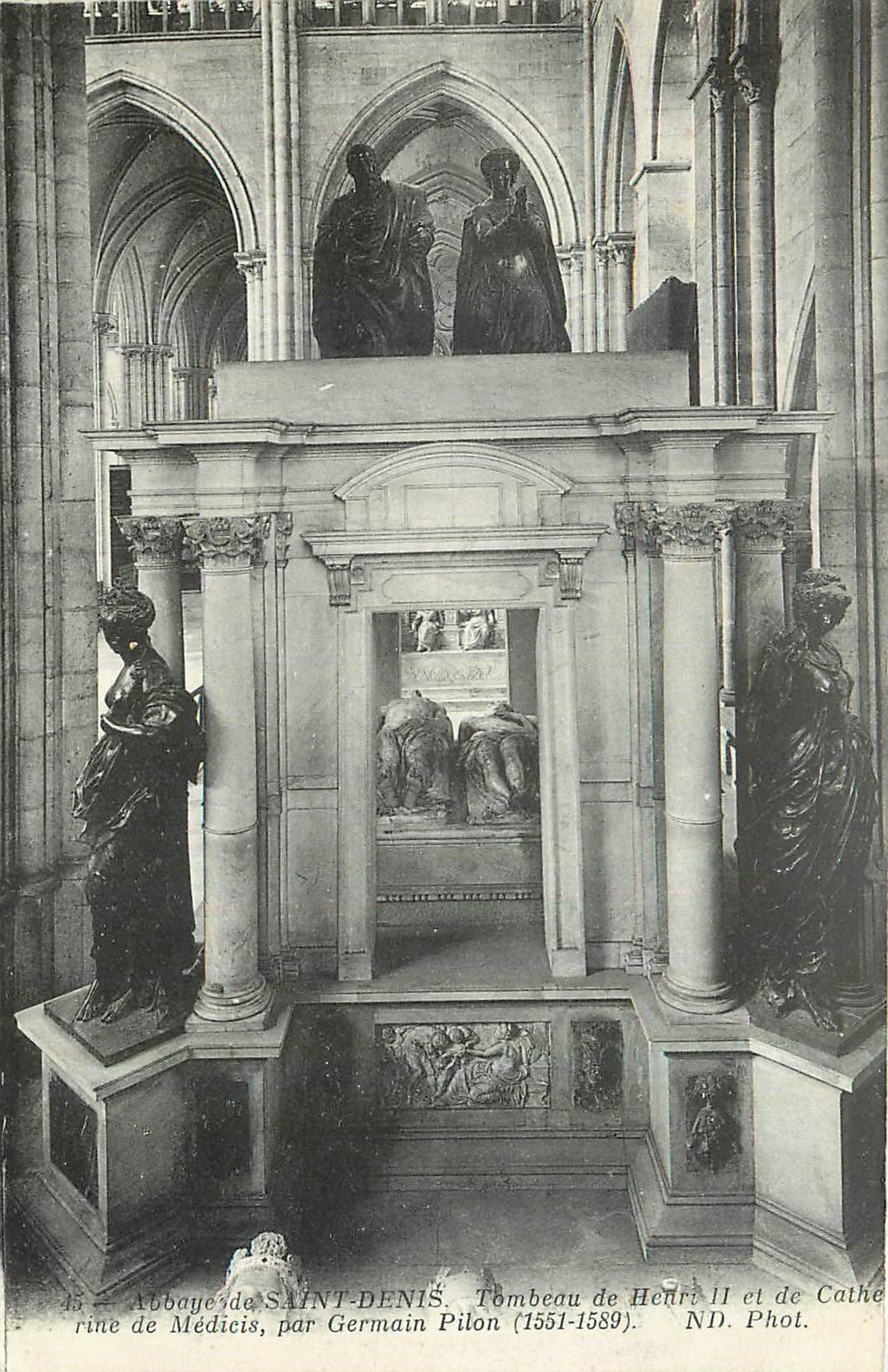 CPA Saint Denis Tombeau de Henri II et le Cathedrale