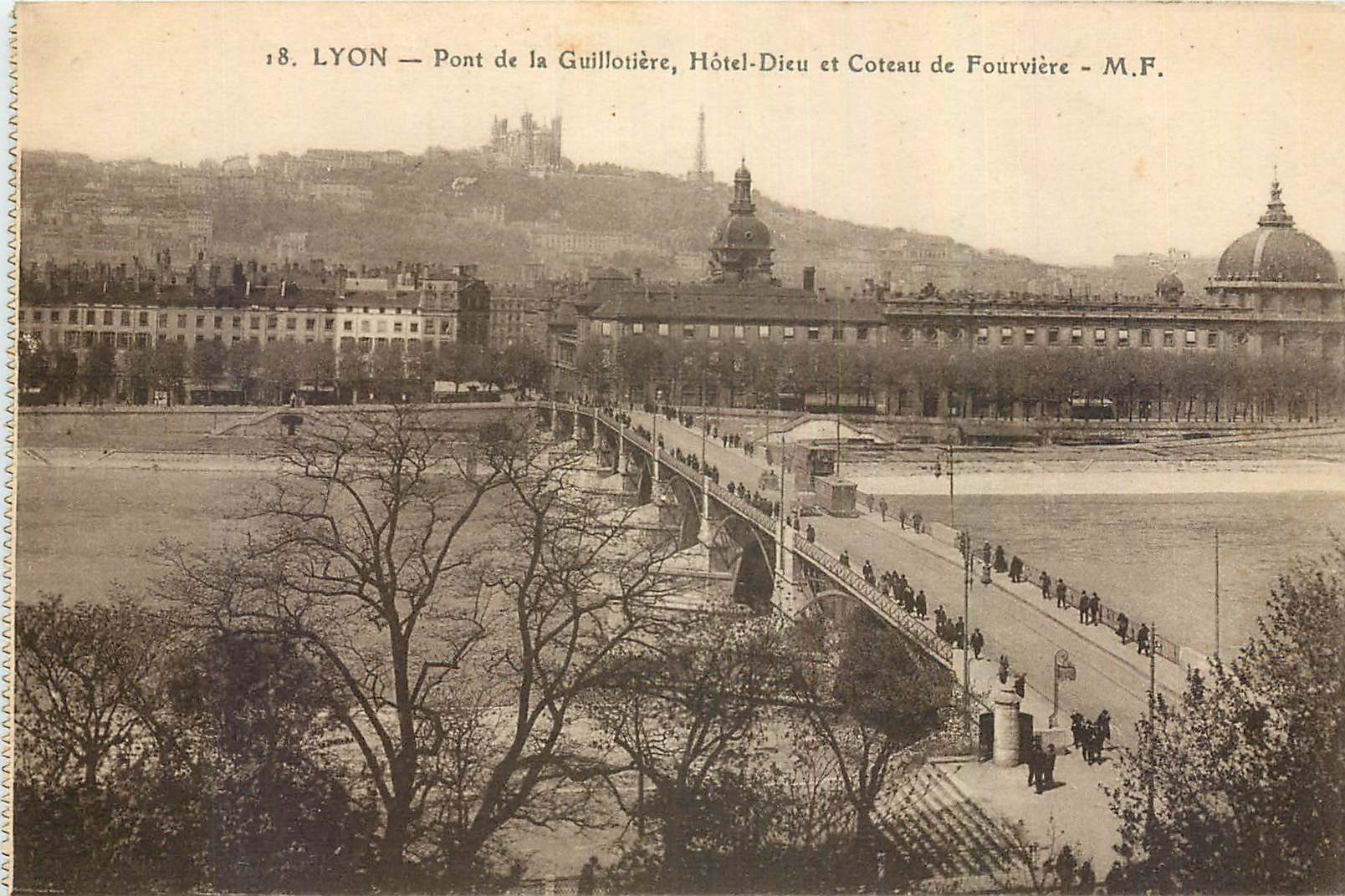 CPA Lyon Pont de la Guillotiere Hotel Dieu et Coteau de Fourviere 