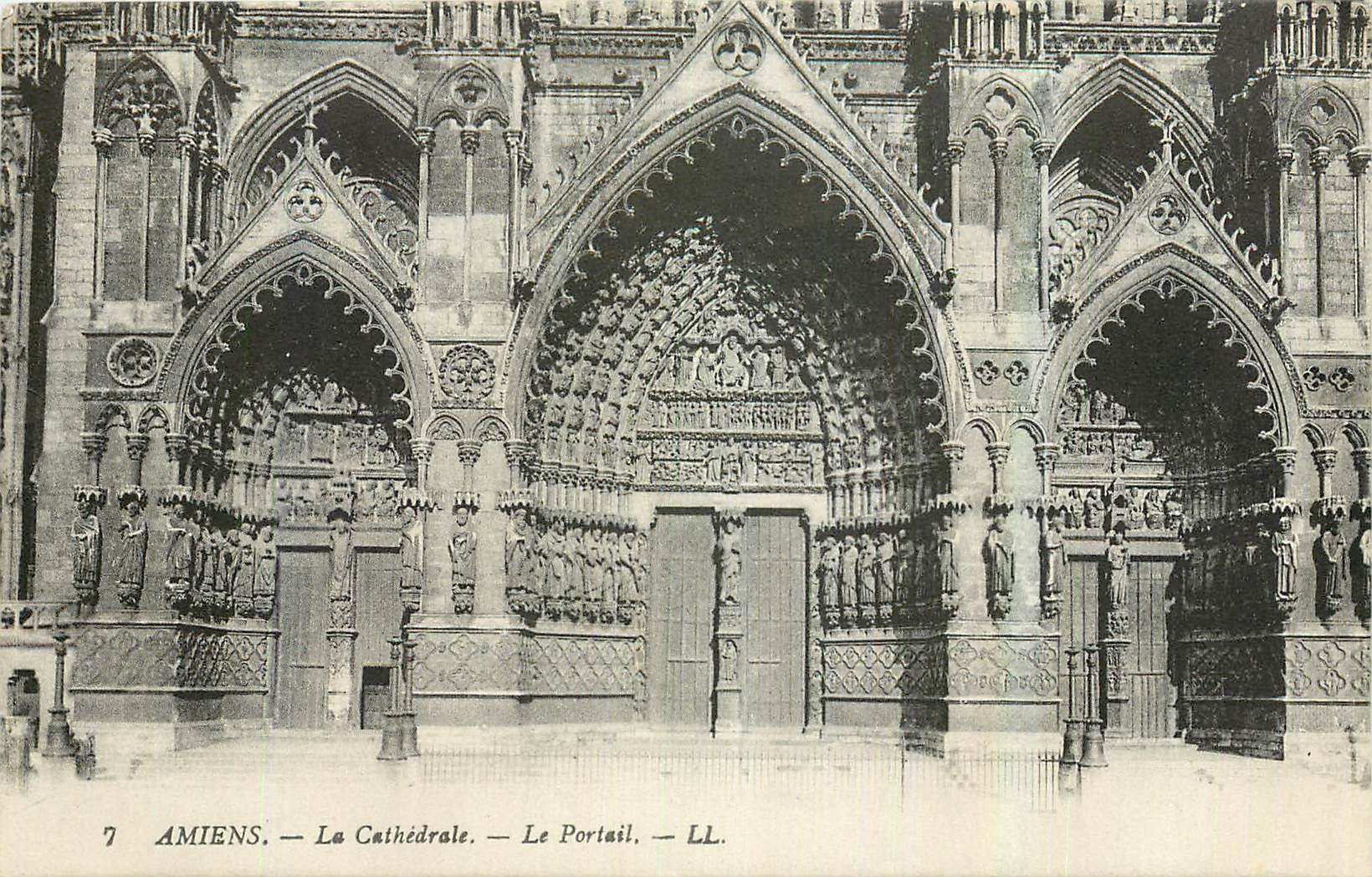 CPA Amiens Le Cathedrale Le Portail 