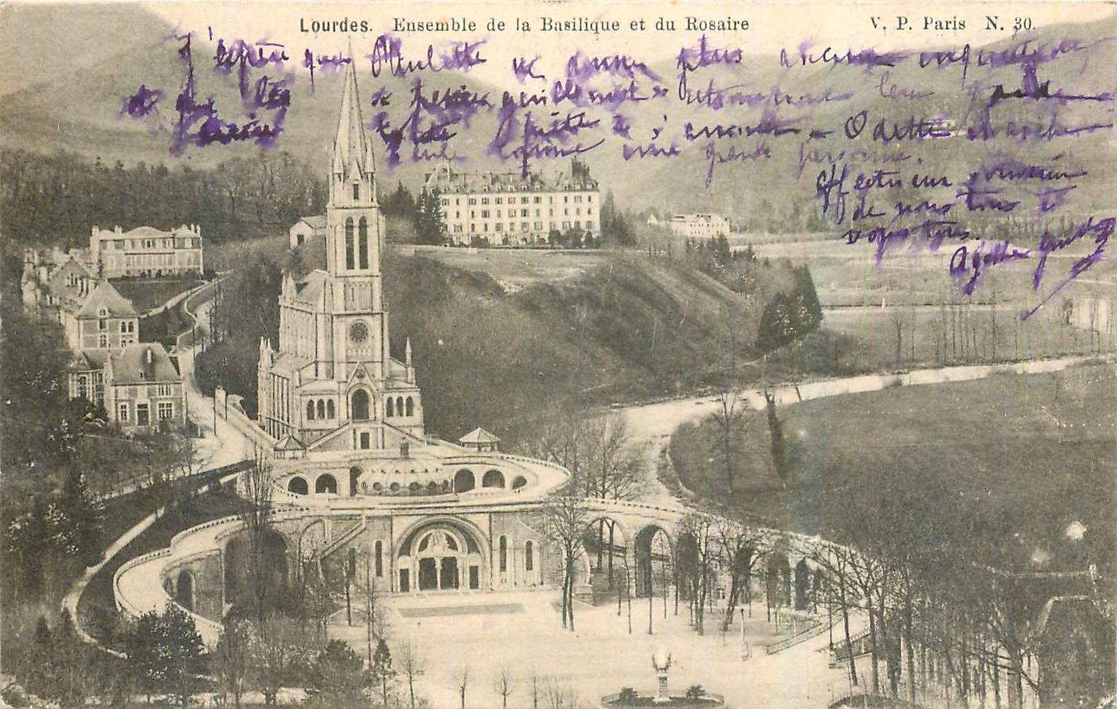 CPA Lourdes Ensemble de la Basilique et du Rosaire 