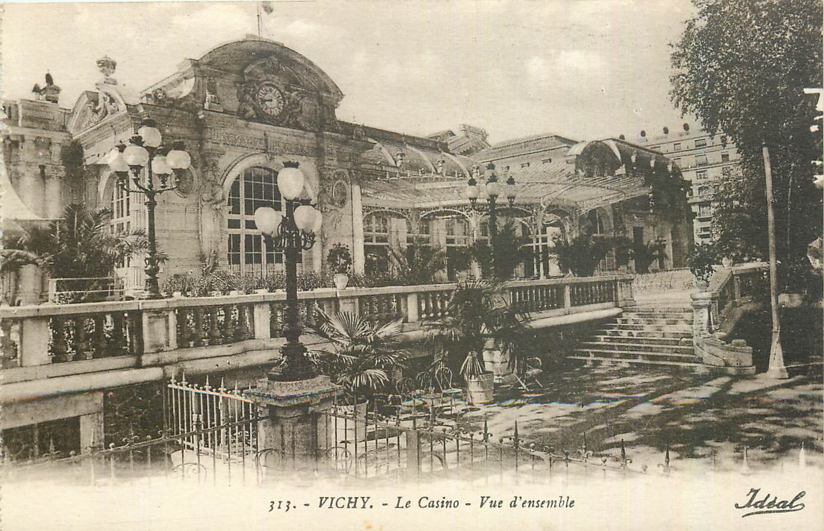 CPA Vichy Le Casino Vue d'ensemble 