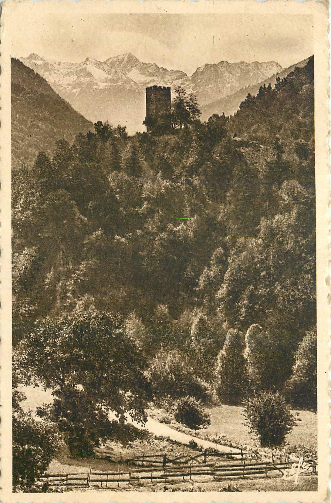 CPA Pyrenees Ocean Luchon Tour de Castevieil