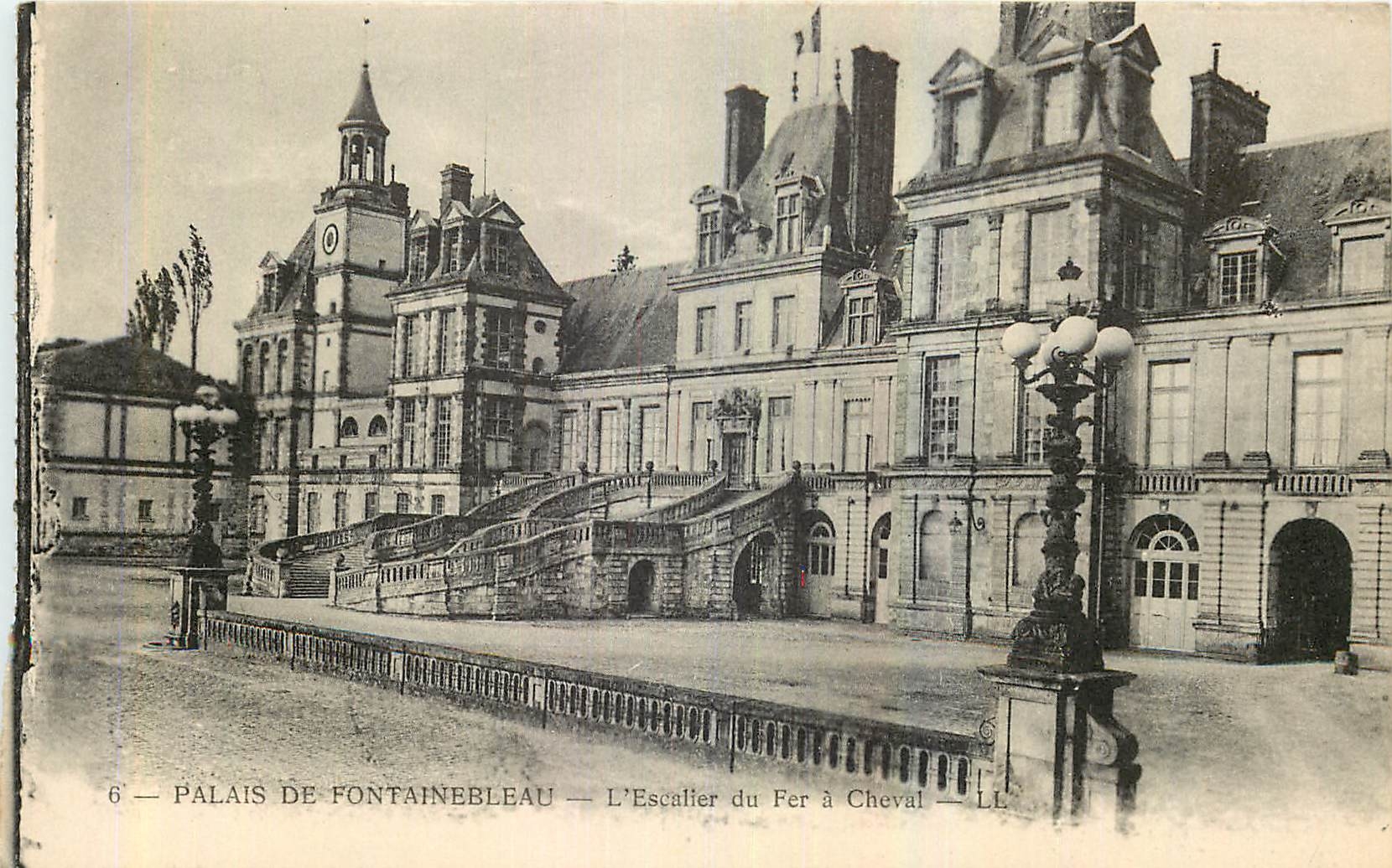 CPA Palais de Fontainebleau l'Escalier du Fer a Cheval