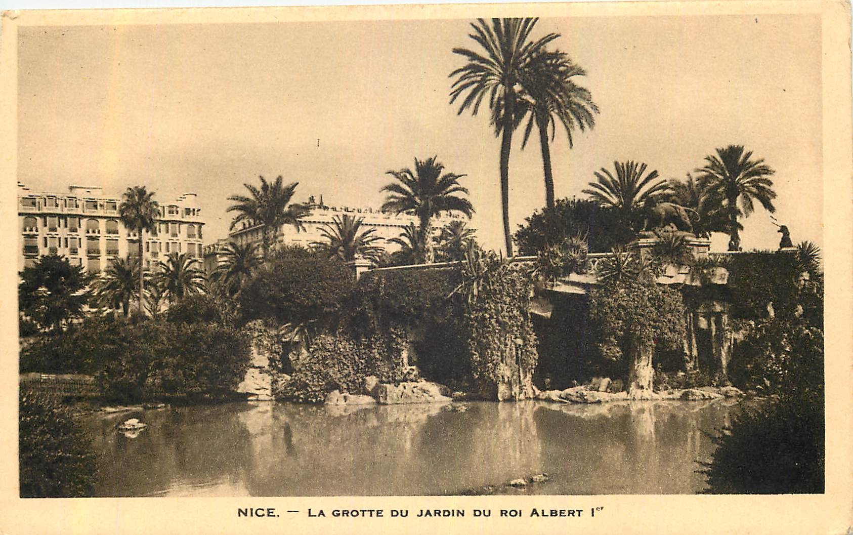 CPA Nice La Grotte du Jardin du roi Albert 1er
